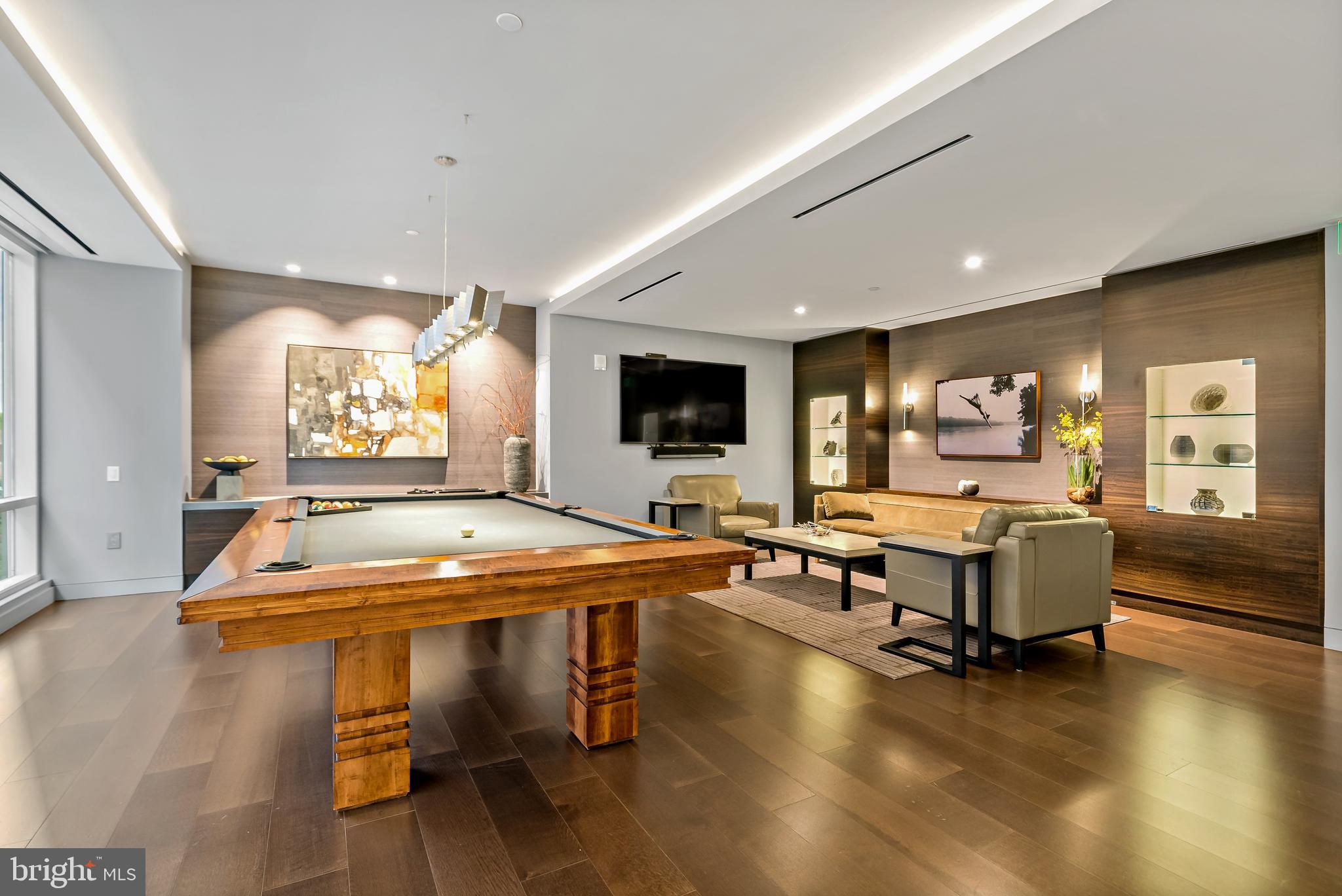 SOCIETY HILL - Residential
