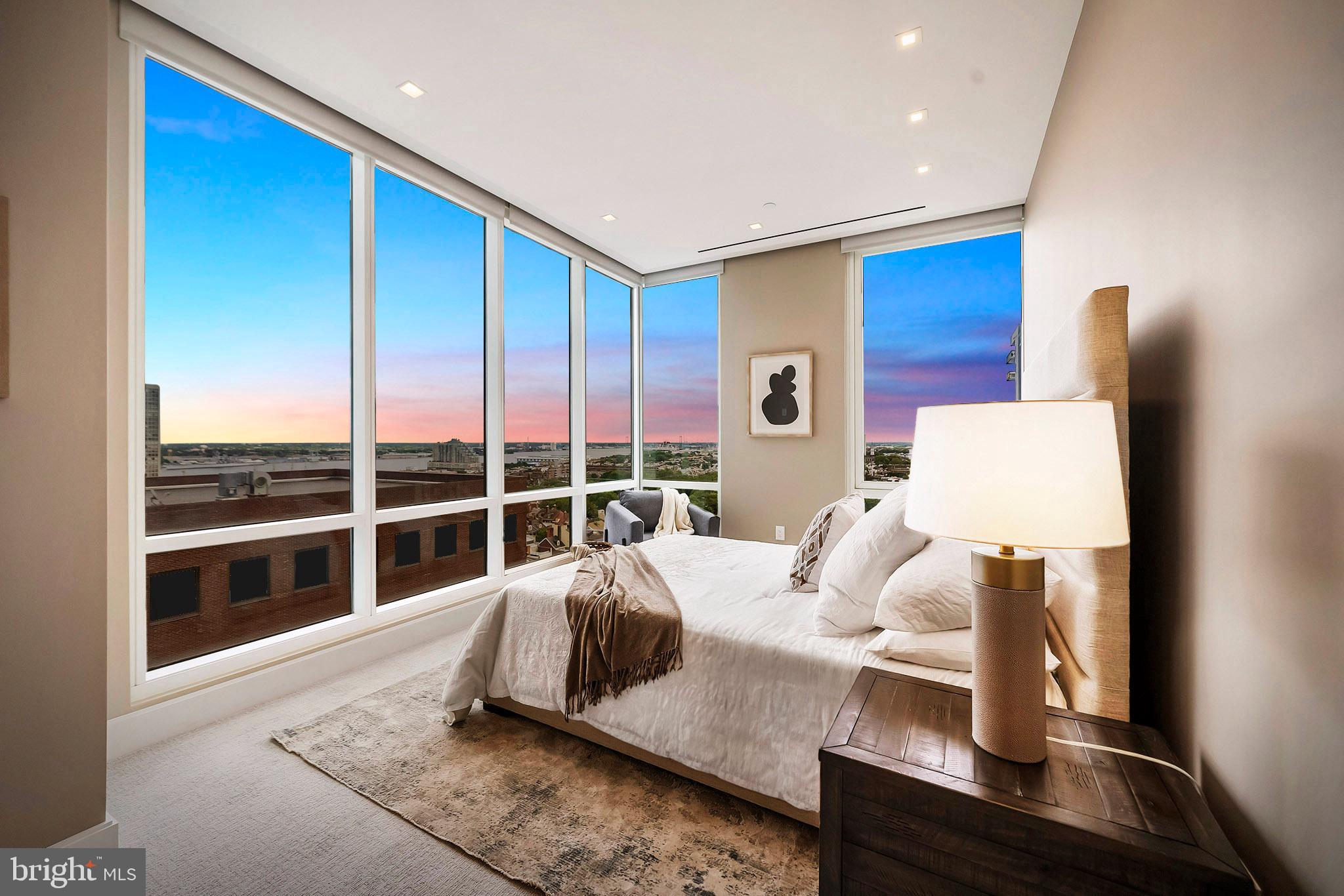 SOCIETY HILL - Residential