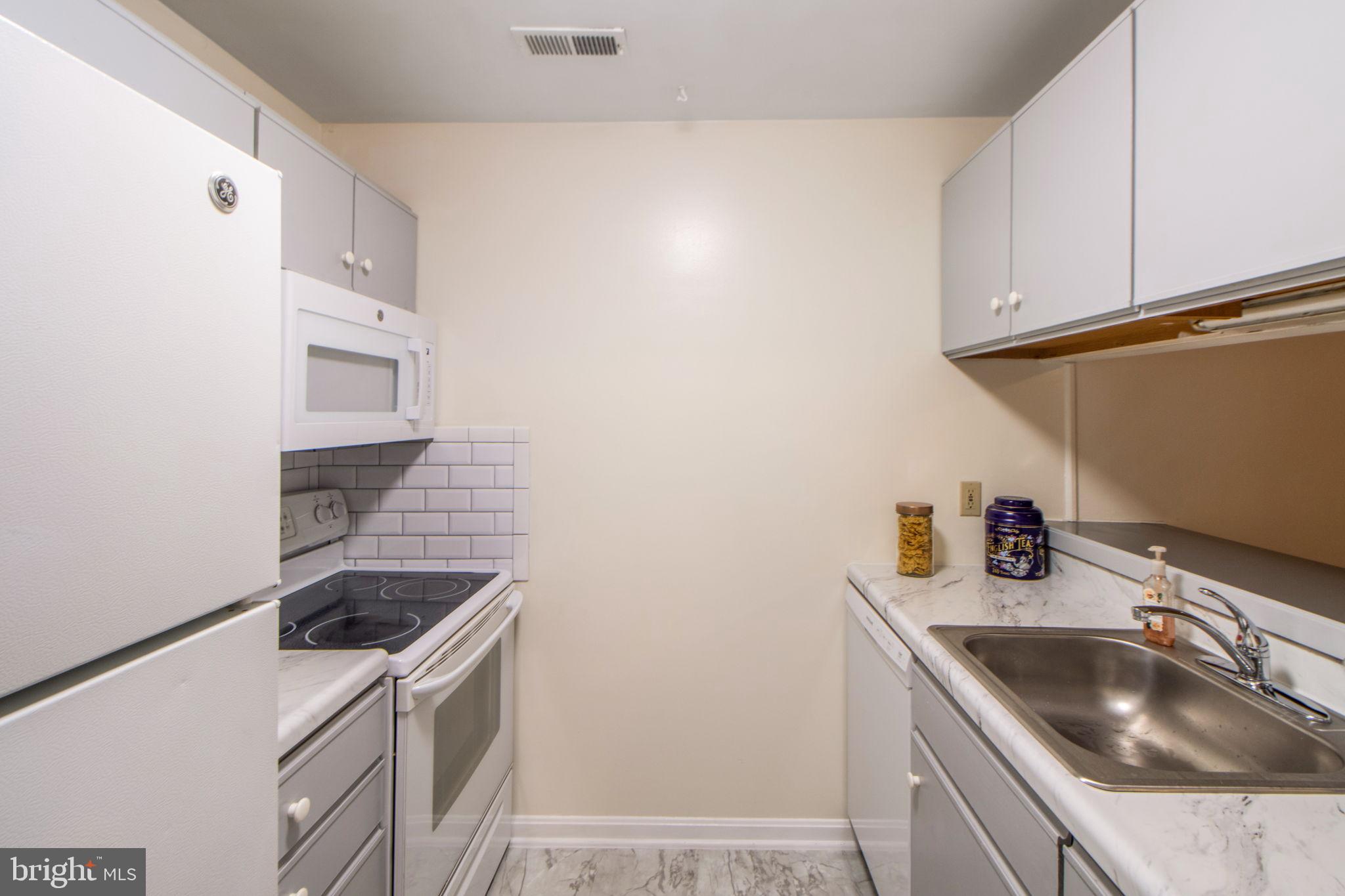 WATERFORD LANDING - Residential Lease