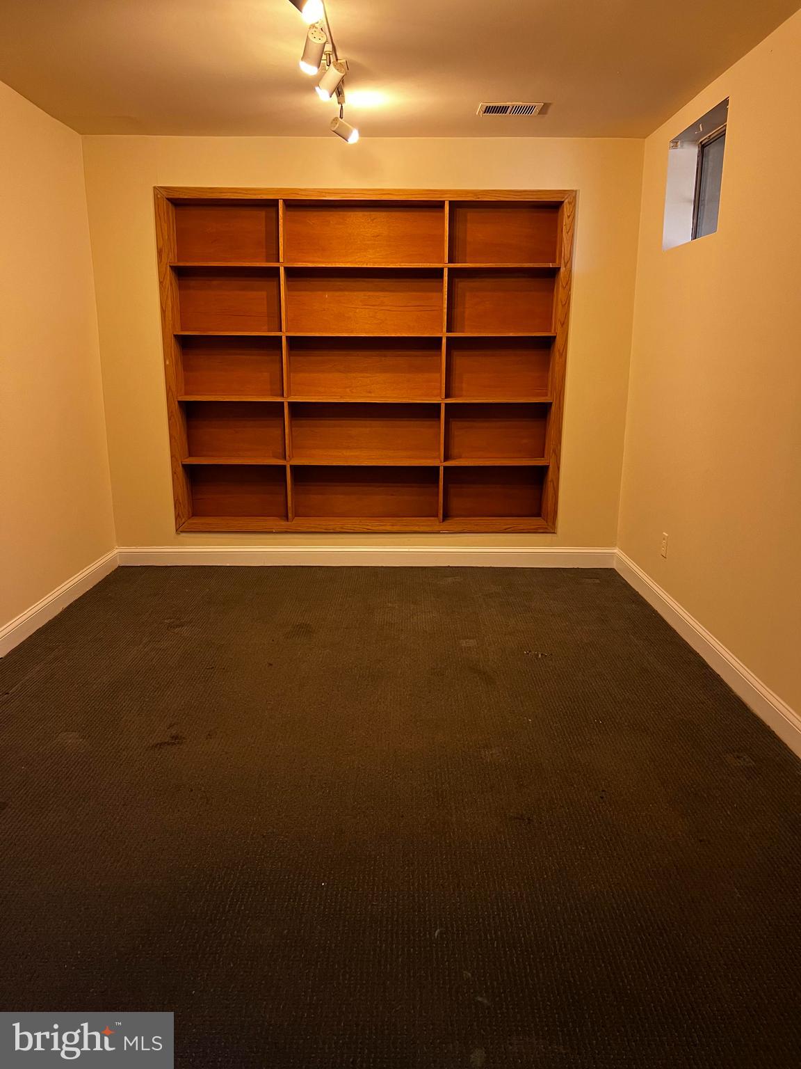 LAKEVIEW - Residential Lease