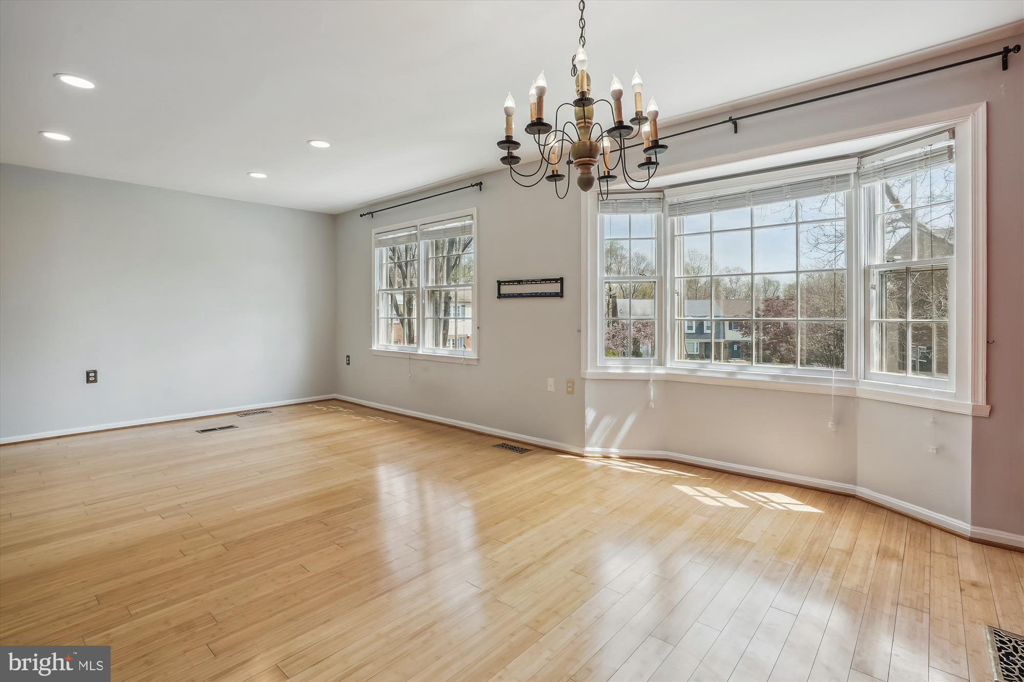 LAKE RIDGE - Residential