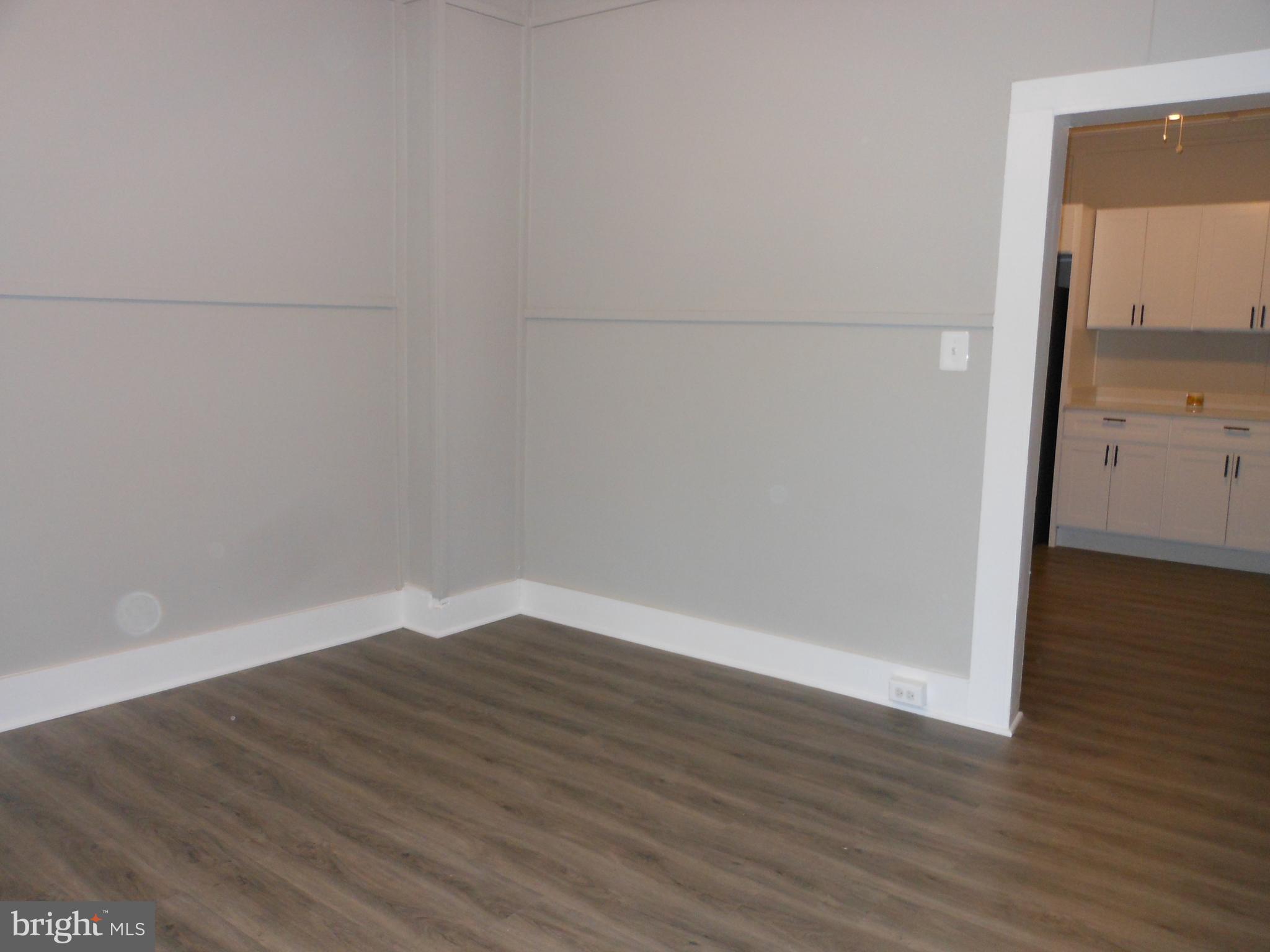 ELLWOOD PARK - Residential