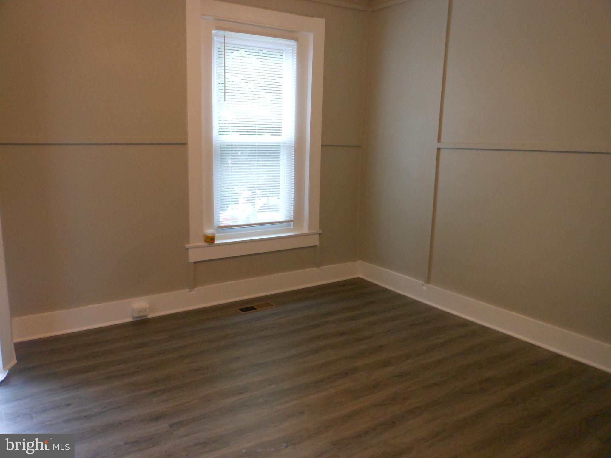 ELLWOOD PARK - Residential