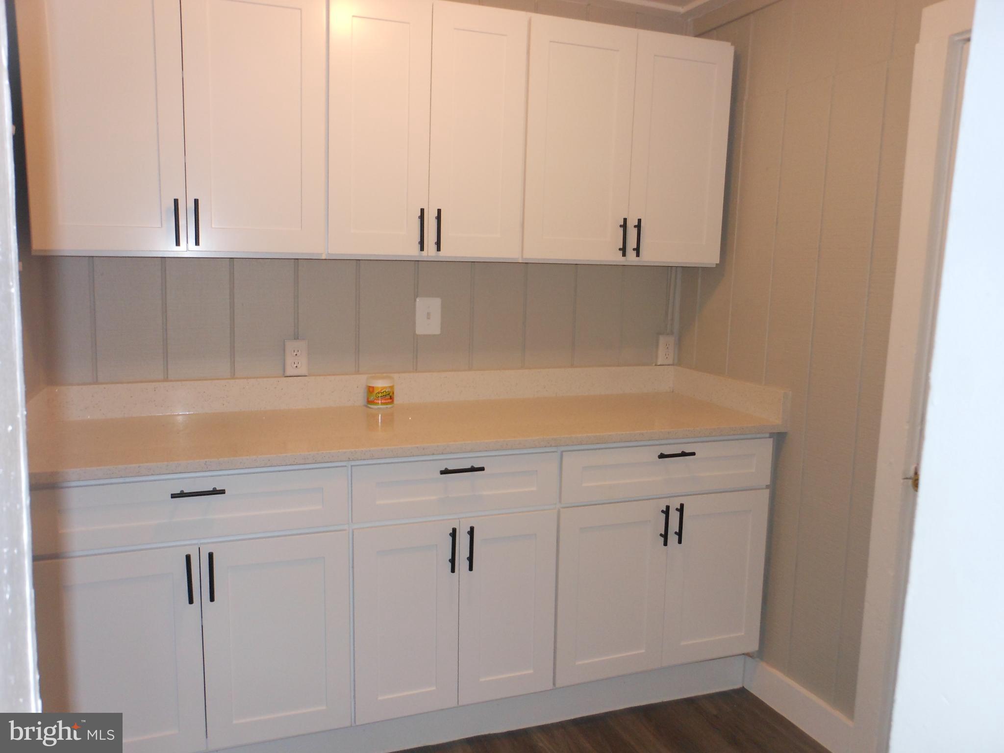 ELLWOOD PARK - Residential