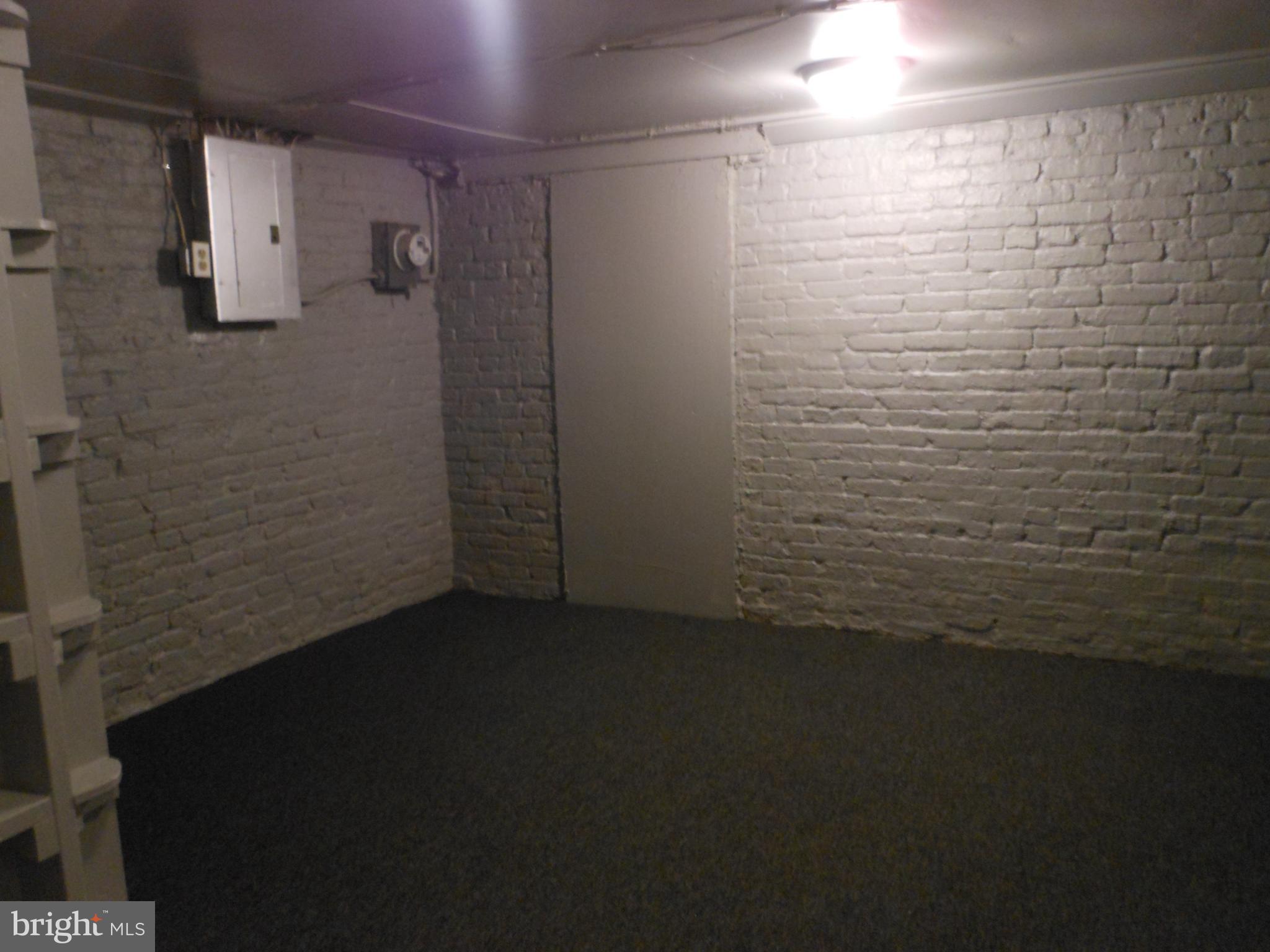 ELLWOOD PARK - Residential