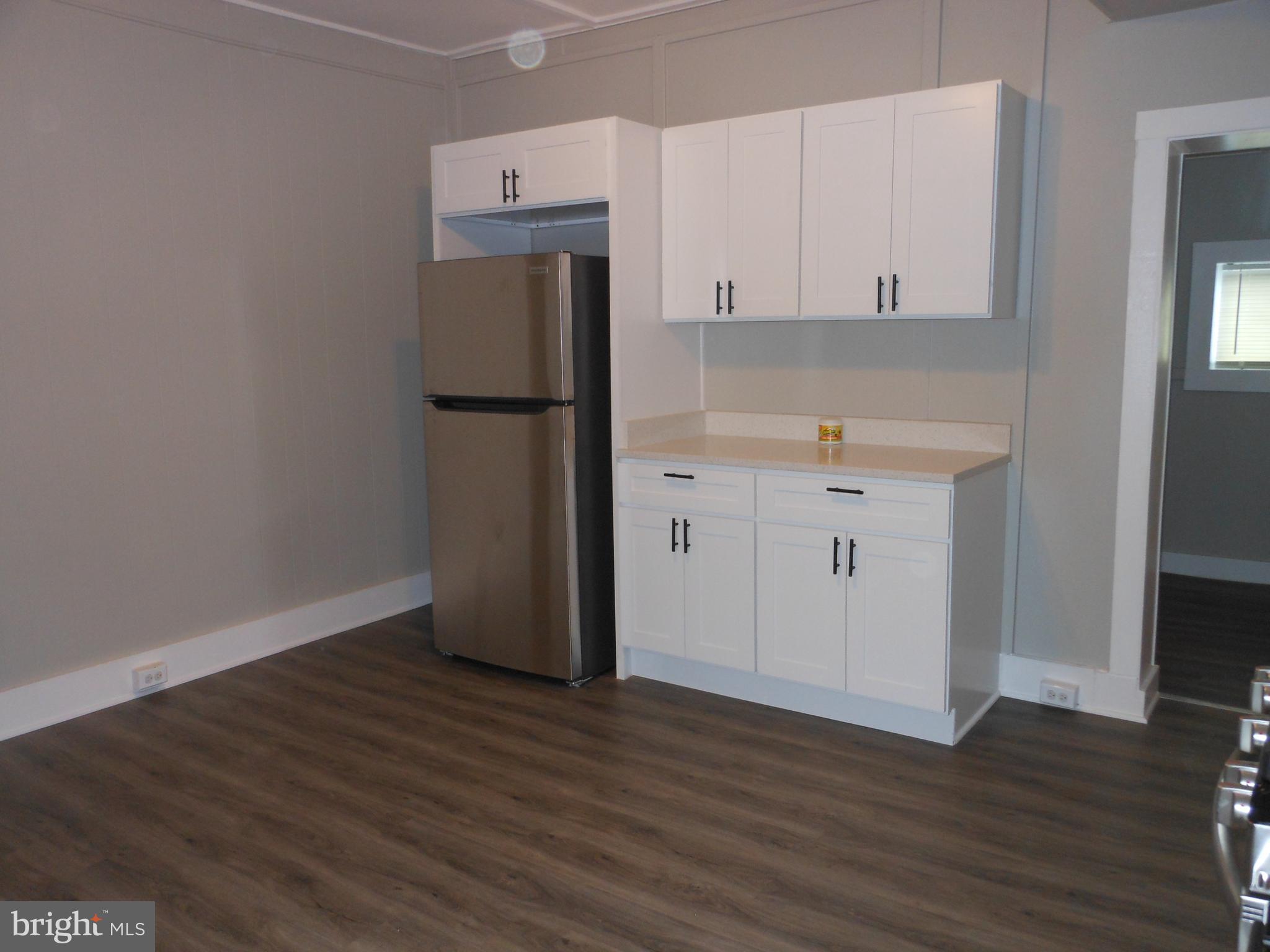 ELLWOOD PARK - Residential