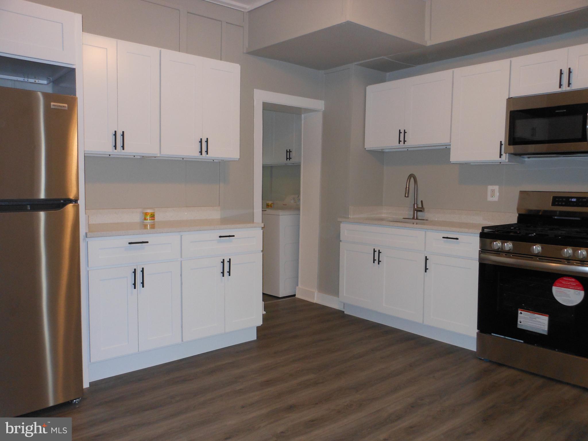 ELLWOOD PARK - Residential