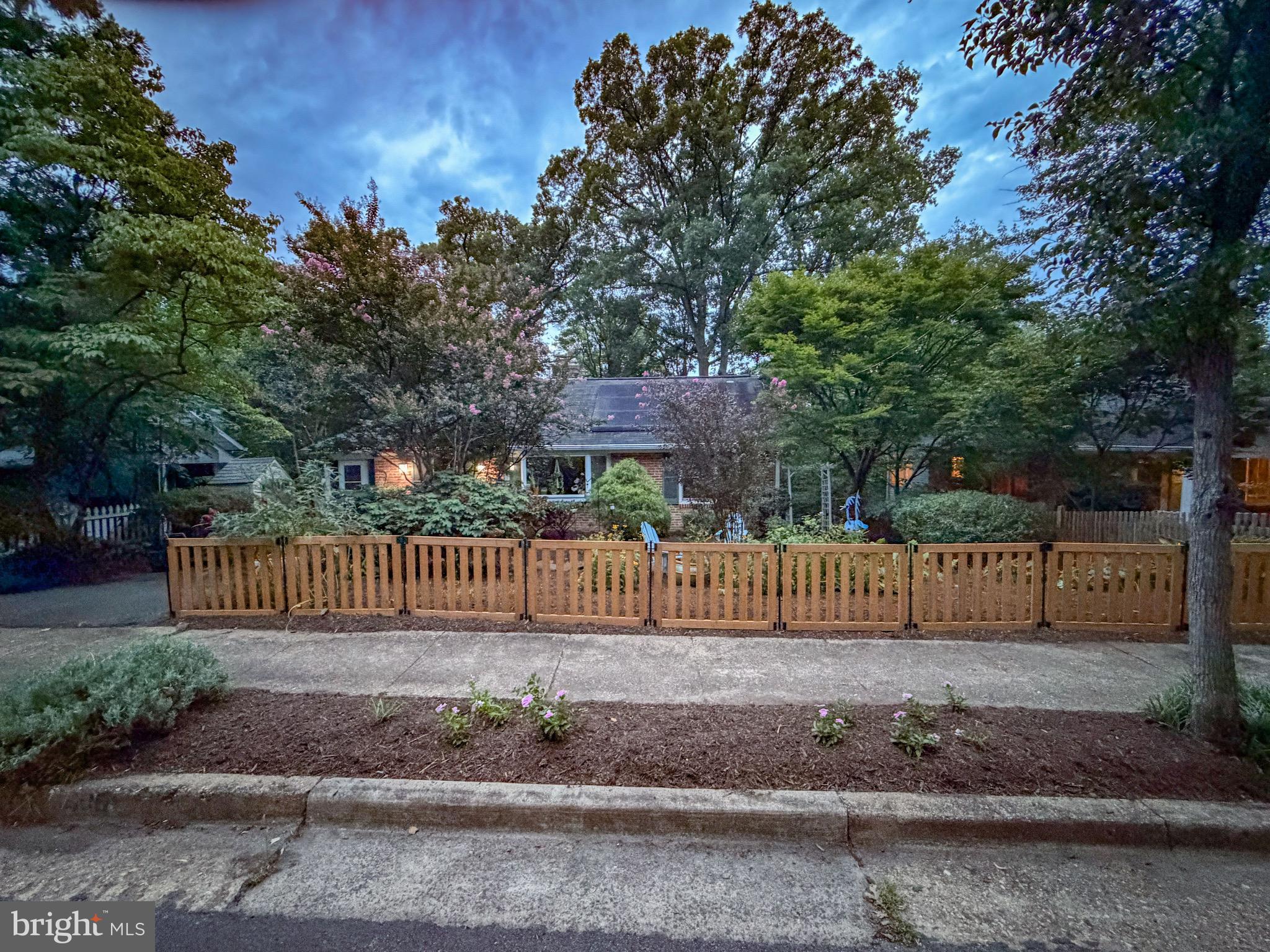 406 HANSON LANE