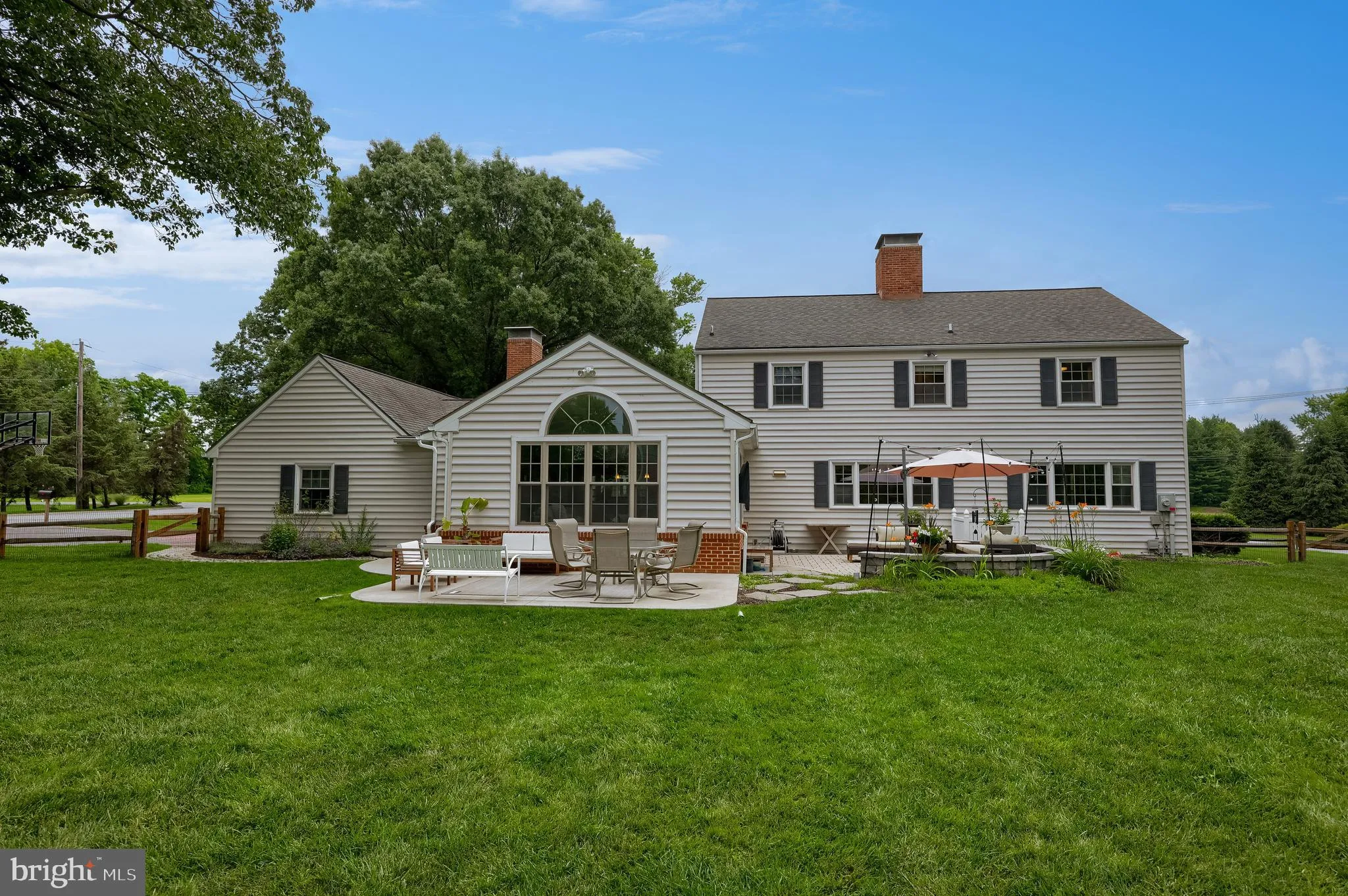 Lancaster, Pennsylvania 17601, United States, 4 Bedrooms Bedrooms, ,3 BathroomsBathrooms,Residential,Pending,157208