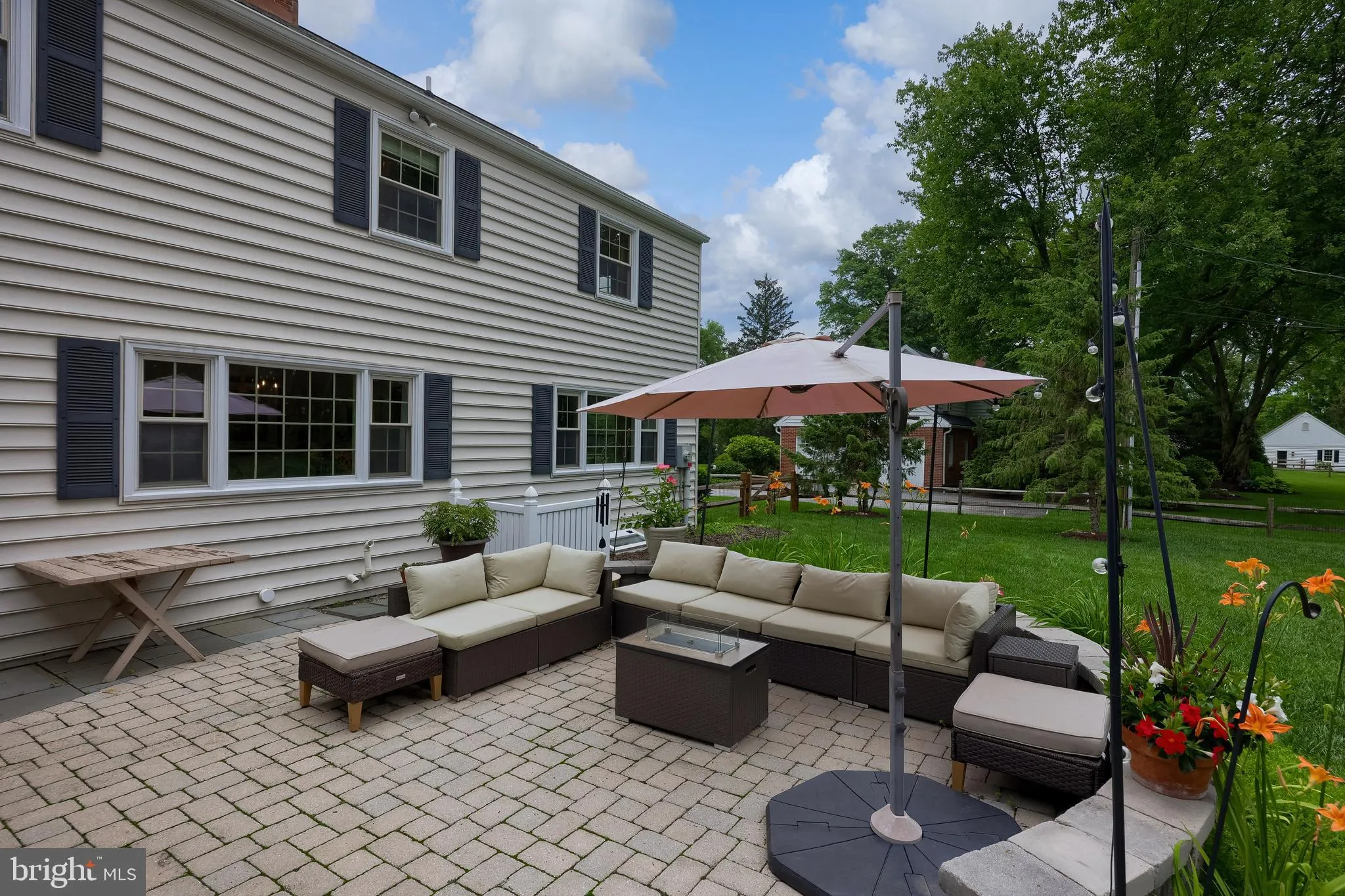 Lancaster, Pennsylvania 17601, United States, 4 Bedrooms Bedrooms, ,3 BathroomsBathrooms,Residential,Pending,157208