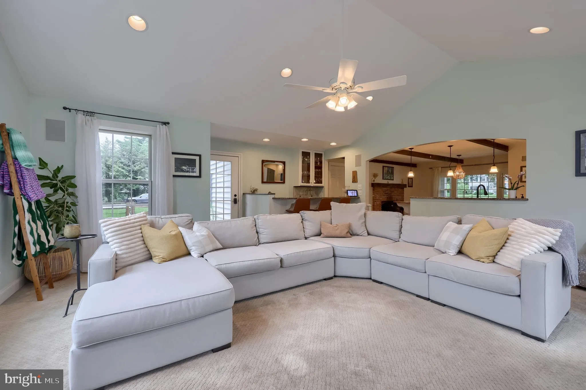 Lancaster, Pennsylvania 17601, United States, 4 Bedrooms Bedrooms, ,3 BathroomsBathrooms,Residential,Pending,157208