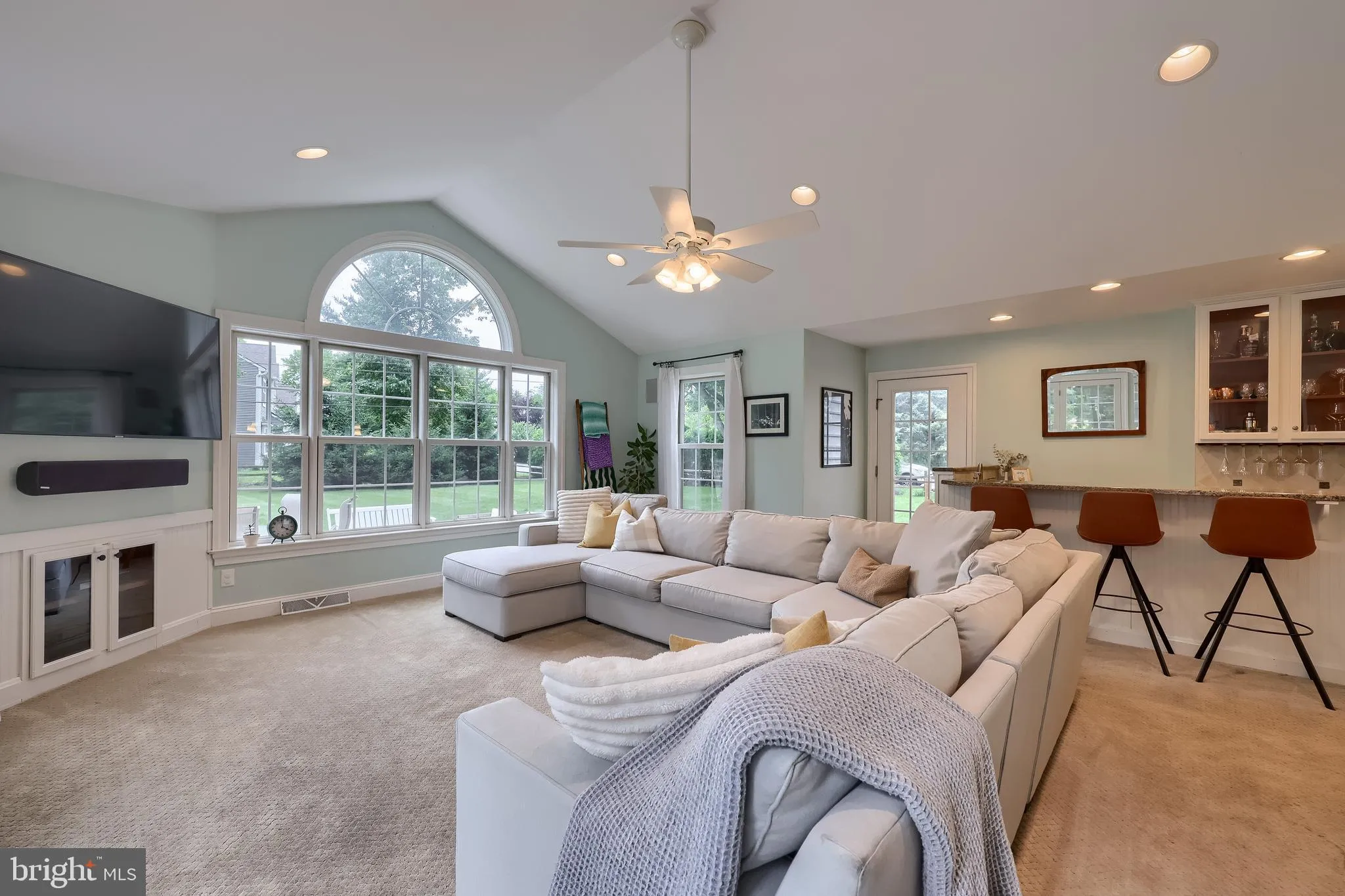 Lancaster, Pennsylvania 17601, United States, 4 Bedrooms Bedrooms, ,3 BathroomsBathrooms,Residential,Pending,157208