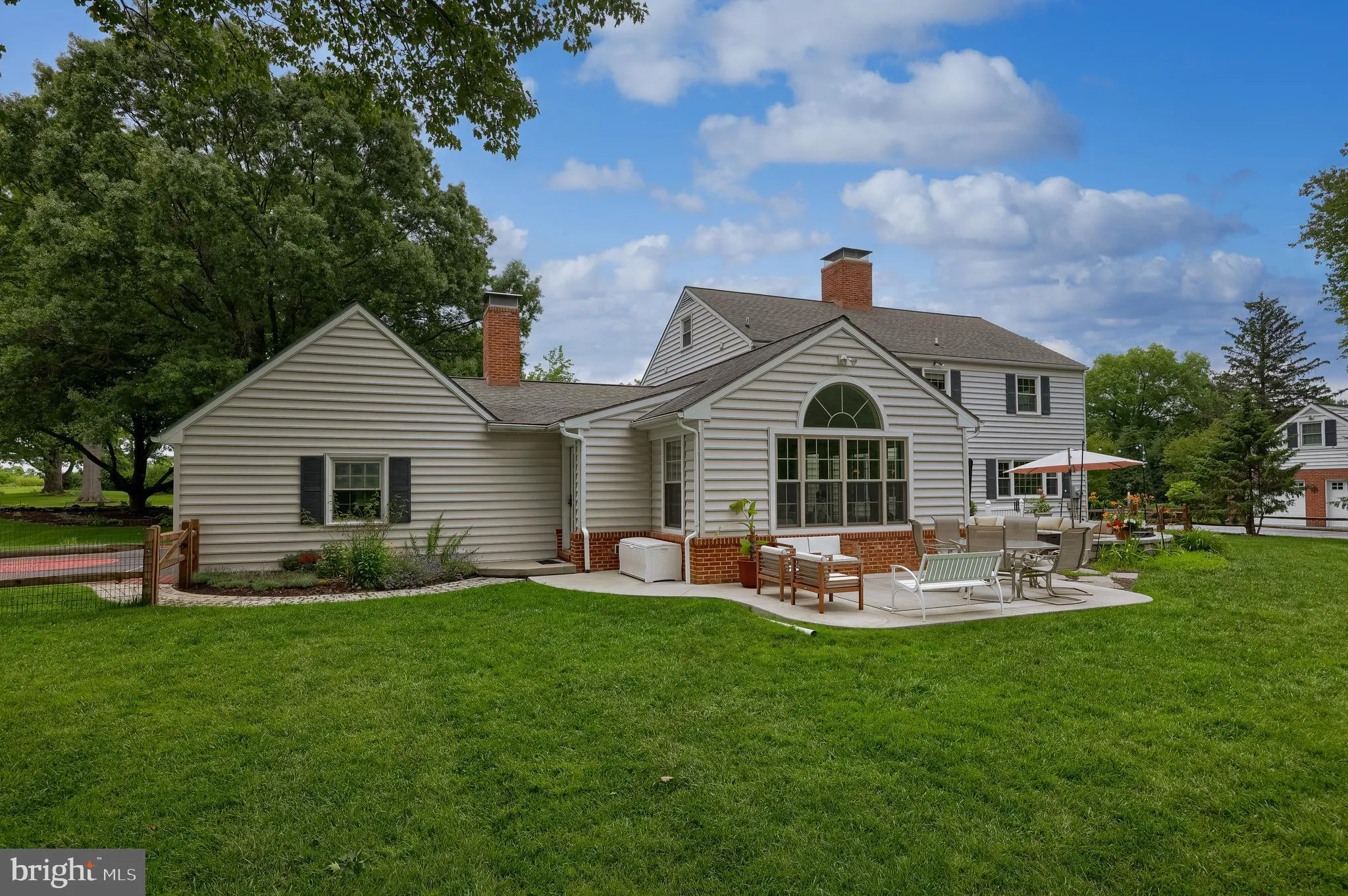 Lancaster, Pennsylvania 17601, United States, 4 Bedrooms Bedrooms, ,3 BathroomsBathrooms,Residential,Pending,157208