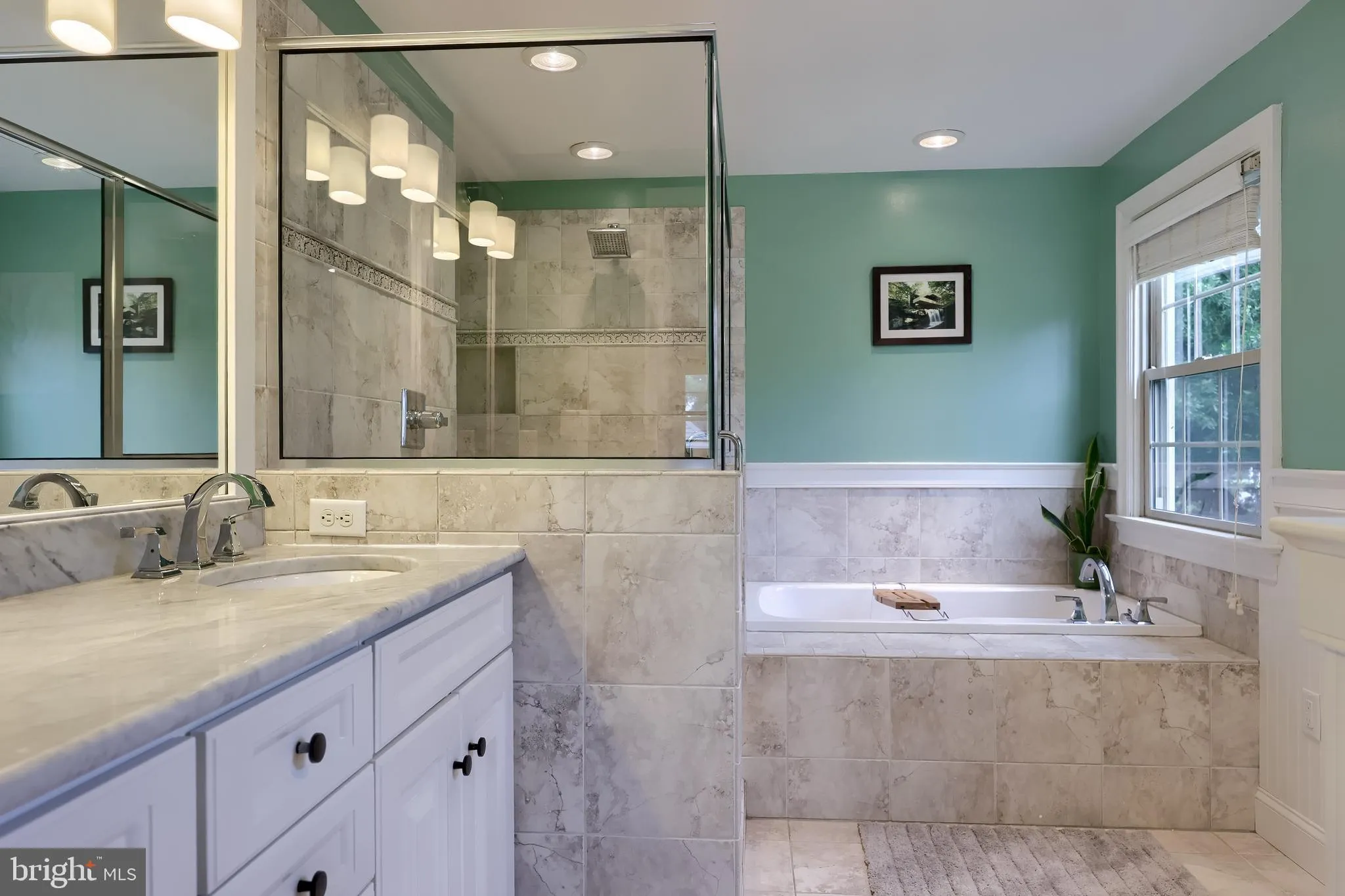 Lancaster, Pennsylvania 17601, United States, 4 Bedrooms Bedrooms, ,3 BathroomsBathrooms,Residential,Pending,157208