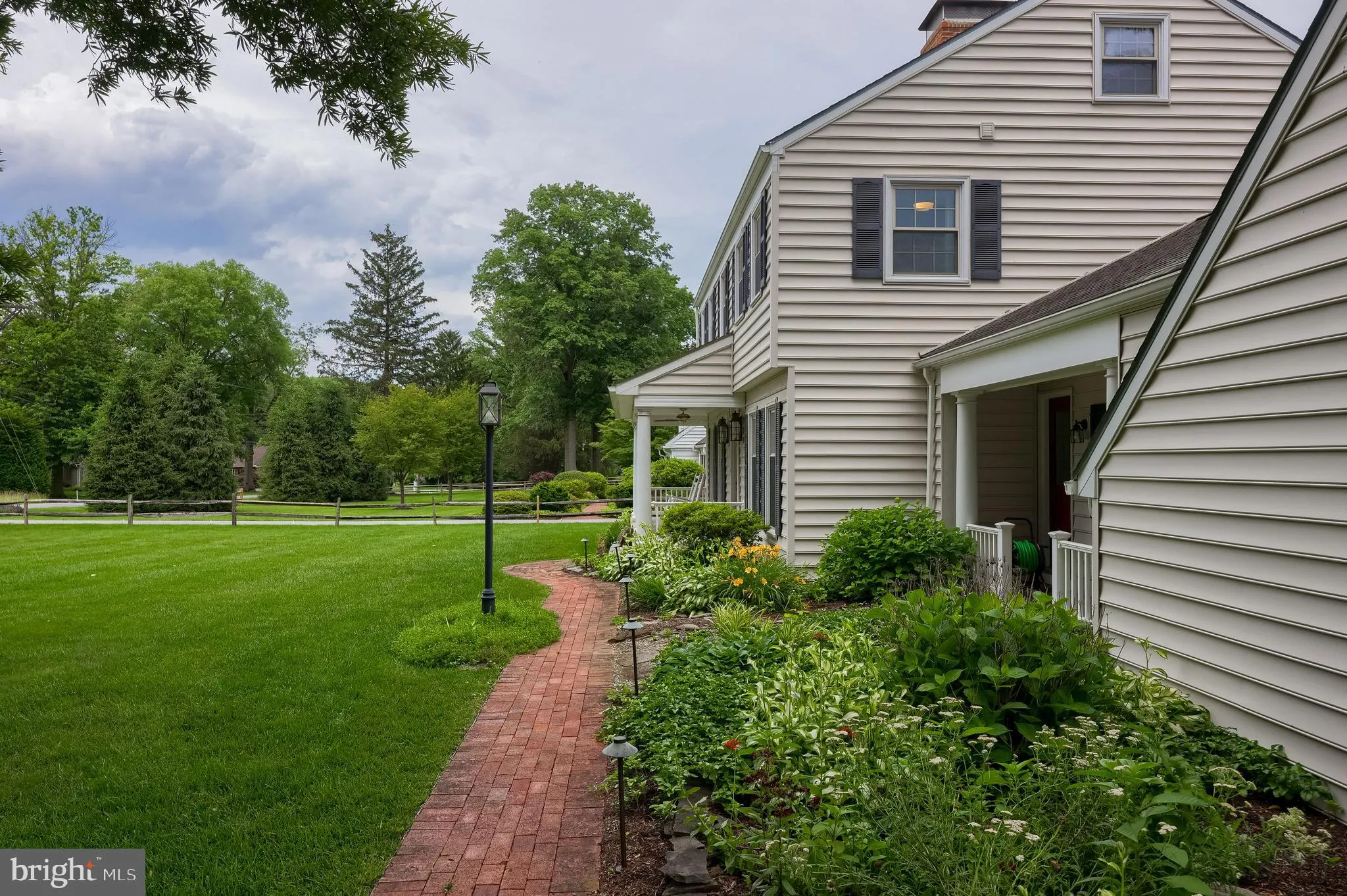 Lancaster, Pennsylvania 17601, United States, 4 Bedrooms Bedrooms, ,3 BathroomsBathrooms,Residential,Pending,157208