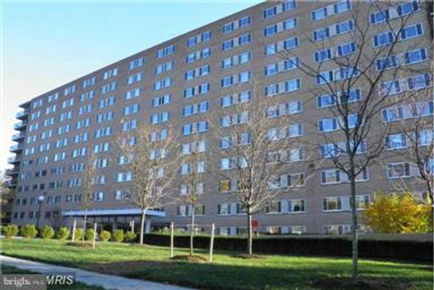 UPDATED 1 BED/1 BA'S W/SKYLINE VIEWS.LOTS OF STORAGE & FABOULOUS OPEN FLOOR PLAN. INCLUDES ALL UTILITIES & BLDG AMENITIES.GREAT LOCATION! NEAR I-495/FDA/COLLEGE PARK. MINUTES TO NIH/ BETHESDA & DC.12 MINUTES TO D'TOWN SILVER SPRING/METRO.PETS CASE-BY-CASE. CALL FOR ALL REQUIREMENTS. NON-REFUNDABLE APPLICATION FEE IS $45 PER ADULT & IT IS REQUIRED.