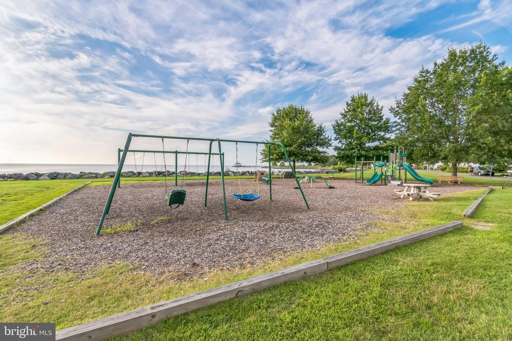 CEDARHURST ON THE BAY - Residential