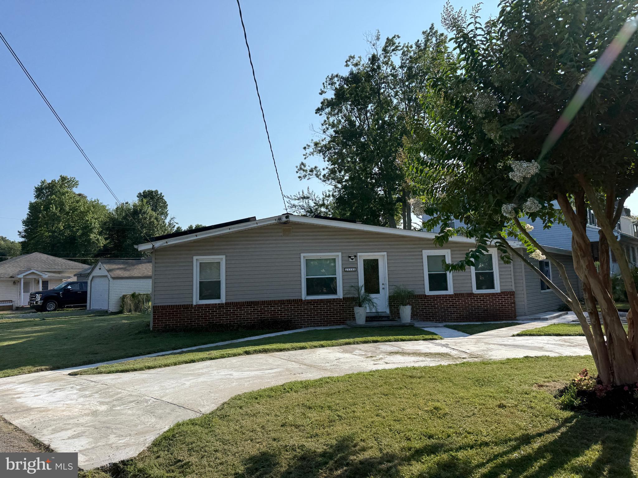 CEDARHURST ON THE BAY - Residential