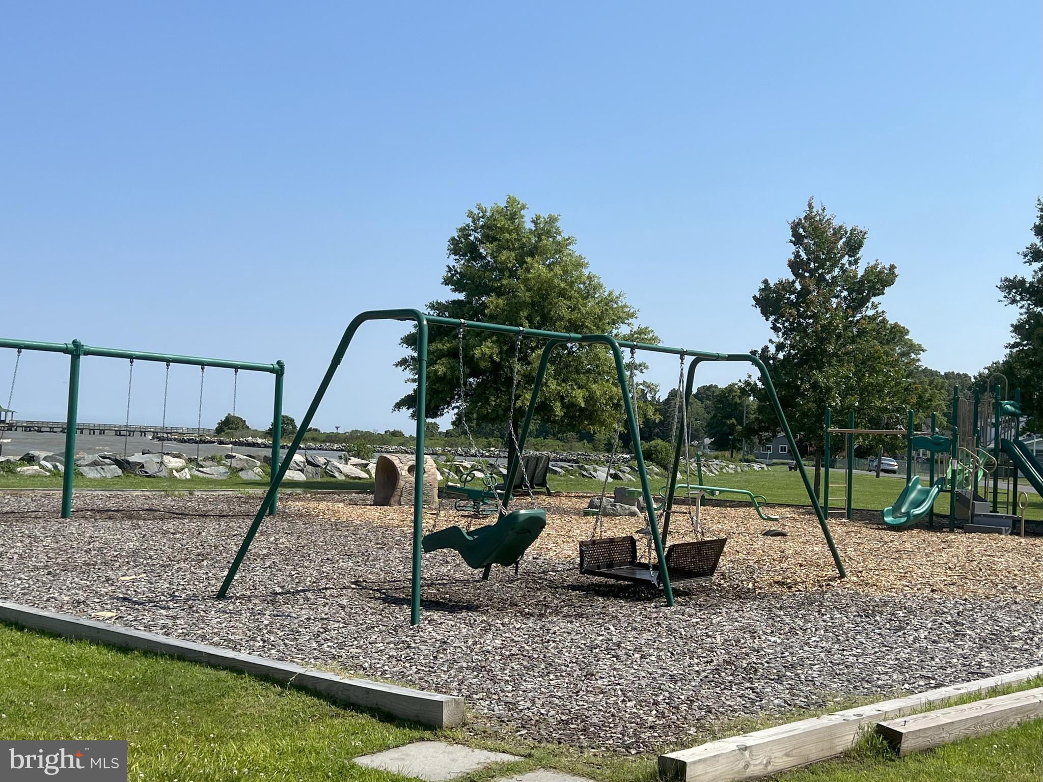 CEDARHURST ON THE BAY - Residential