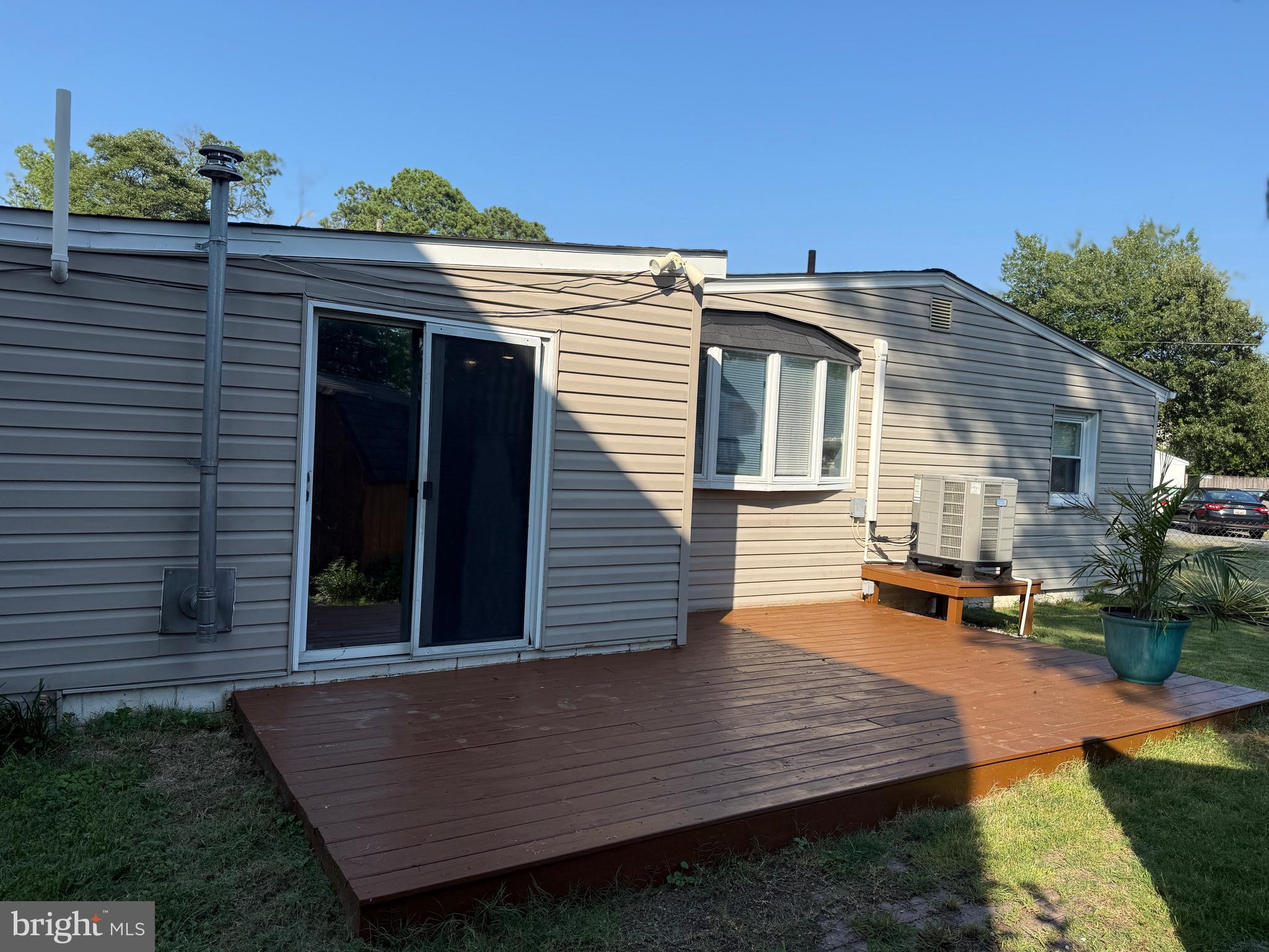 CEDARHURST ON THE BAY - Residential