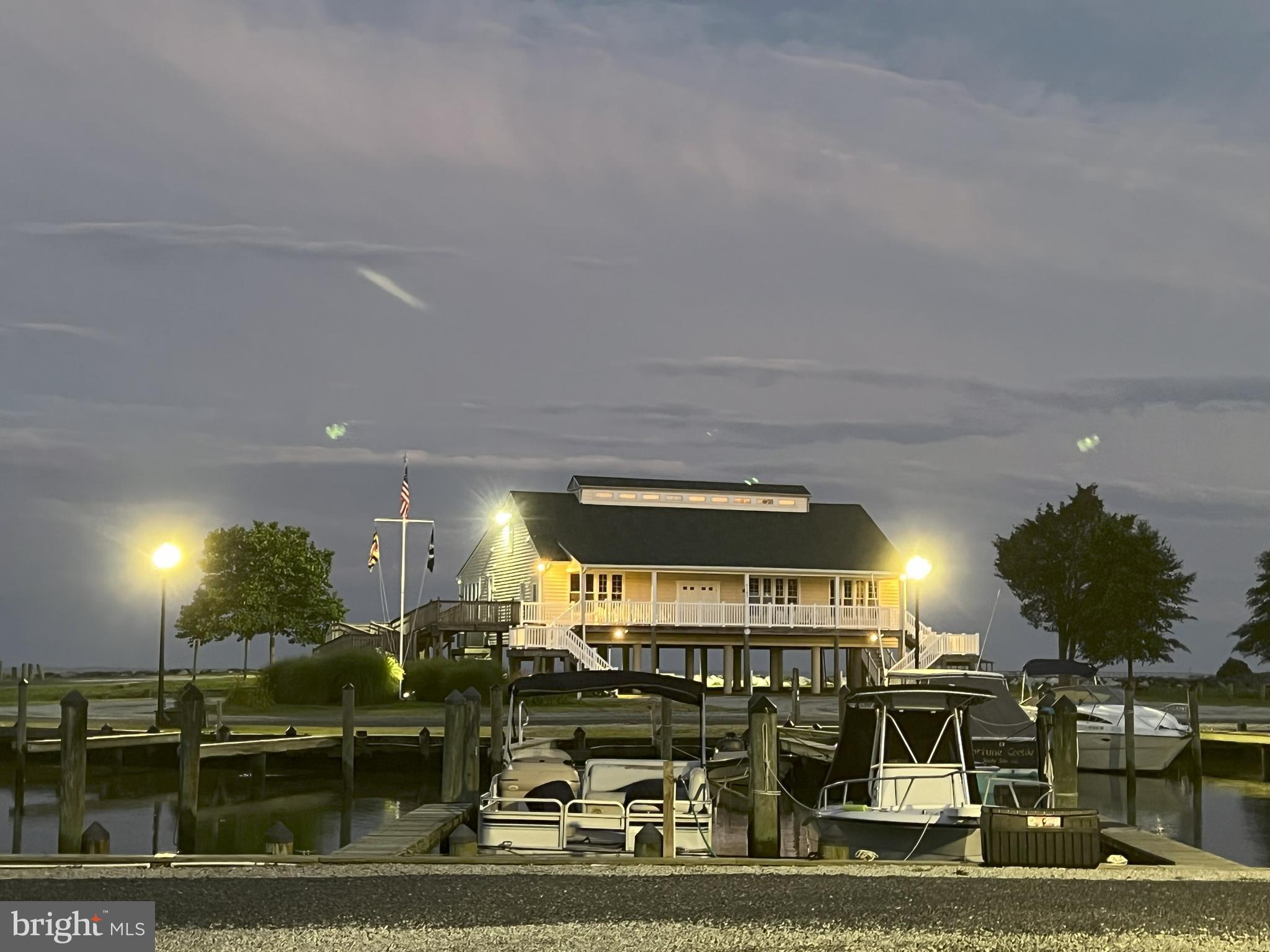 CEDARHURST ON THE BAY - Residential