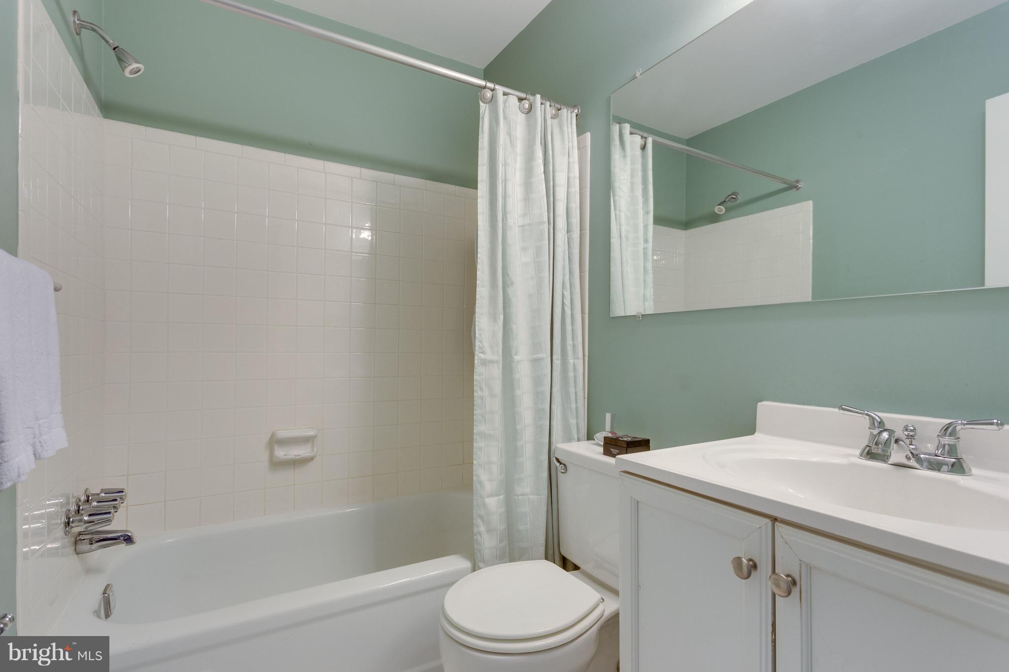 HERITAGE SQUARE - Residential