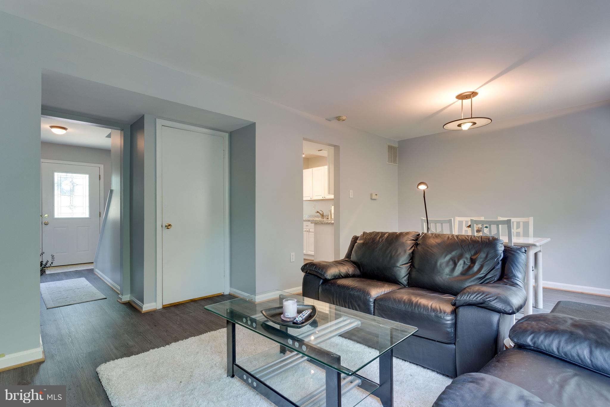 HERITAGE SQUARE - Residential