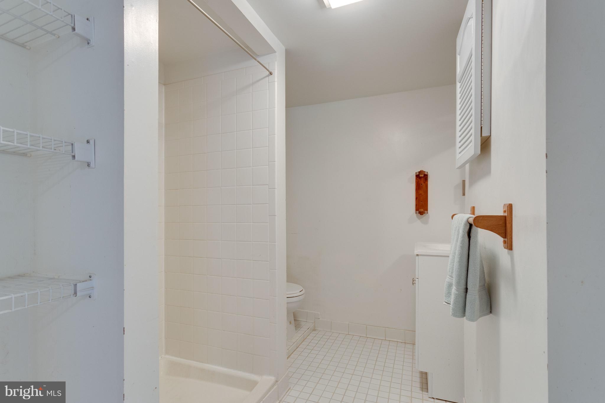 HERITAGE SQUARE - Residential