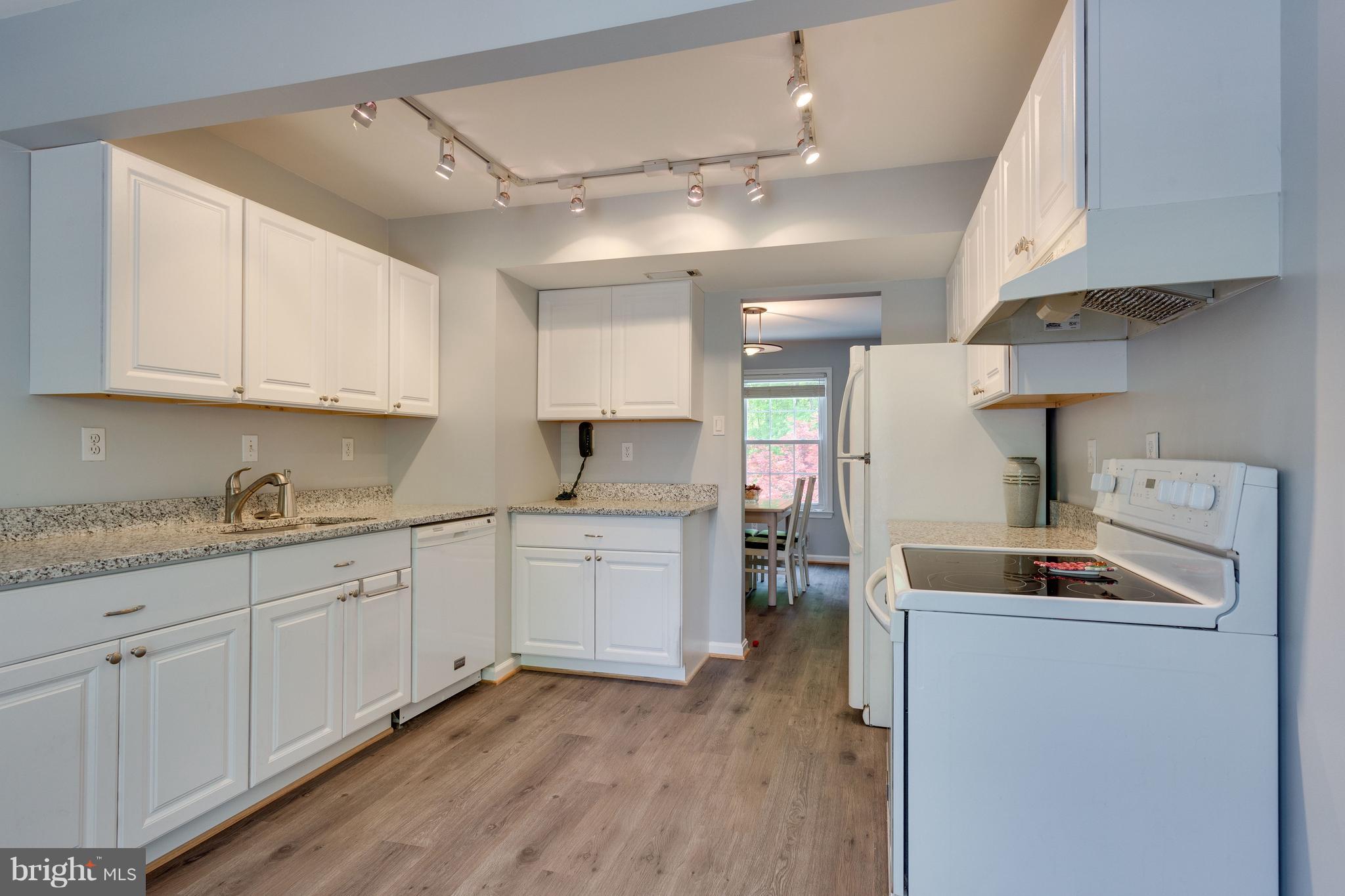 HERITAGE SQUARE - Residential