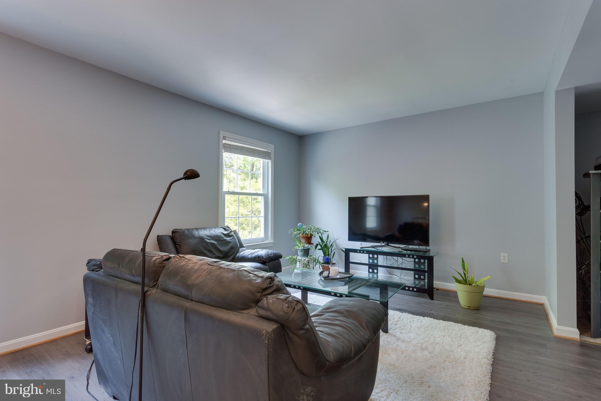 HERITAGE SQUARE - Residential