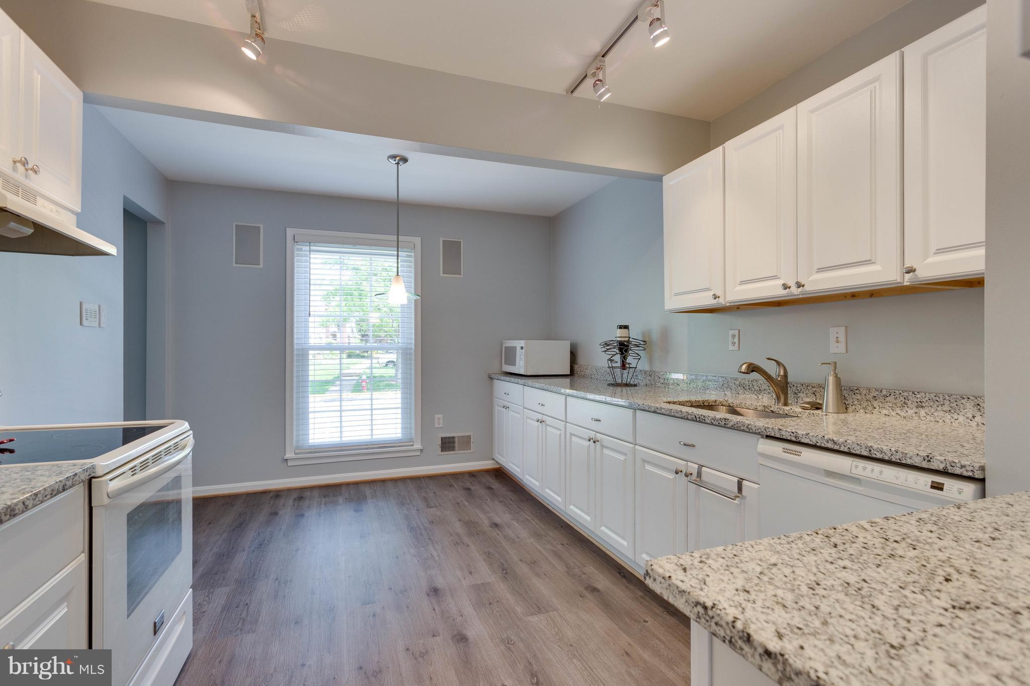 HERITAGE SQUARE - Residential