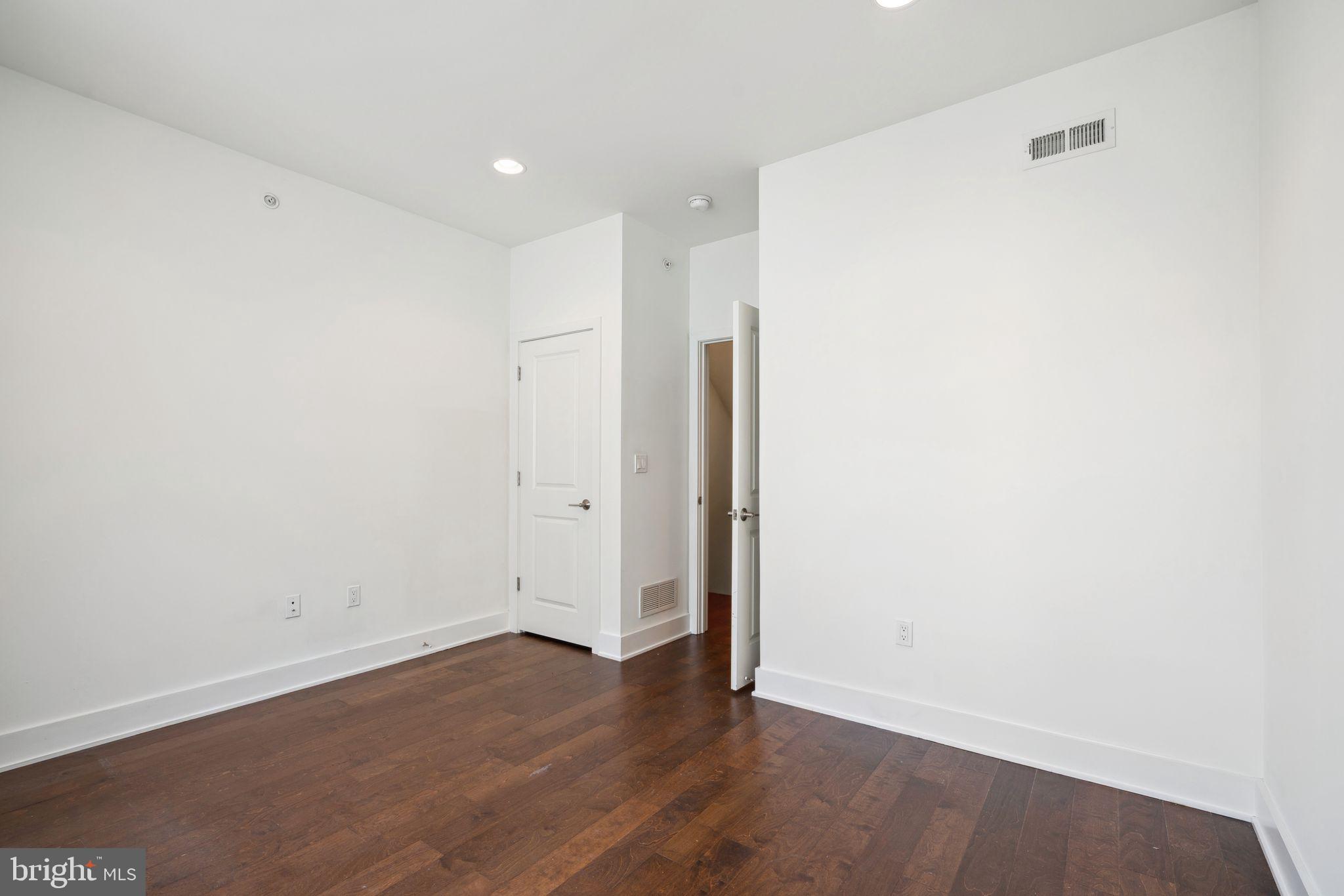 POINT BREEZE - Residential Lease