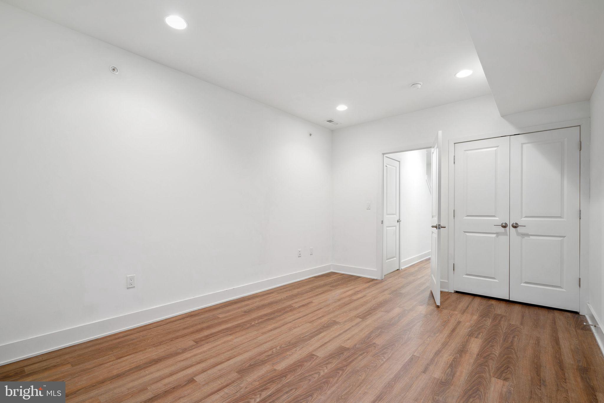 POINT BREEZE - Residential Lease