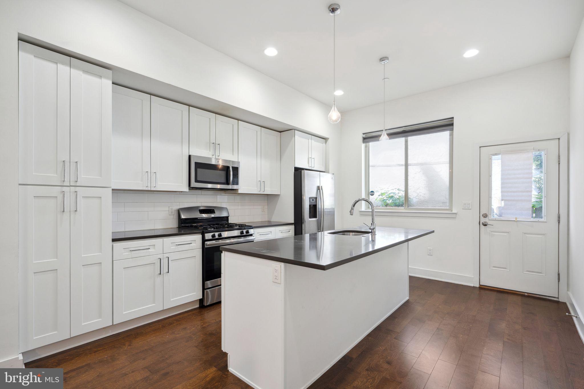 POINT BREEZE - Residential Lease