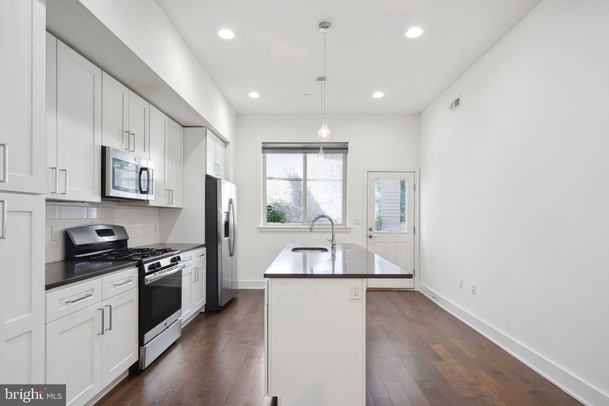 POINT BREEZE - Residential Lease