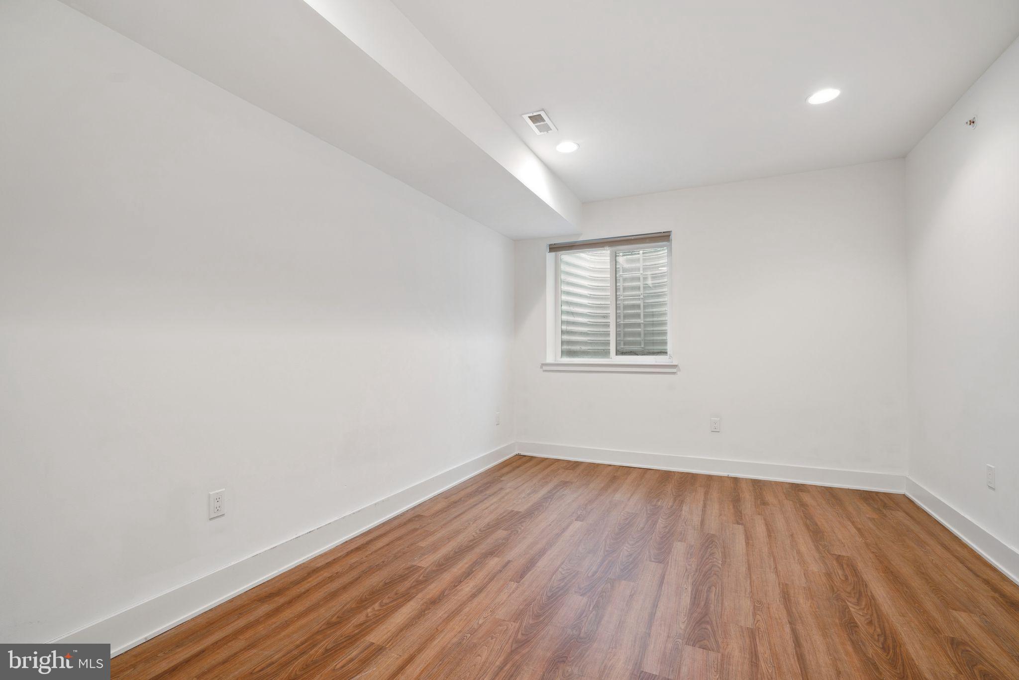 POINT BREEZE - Residential Lease