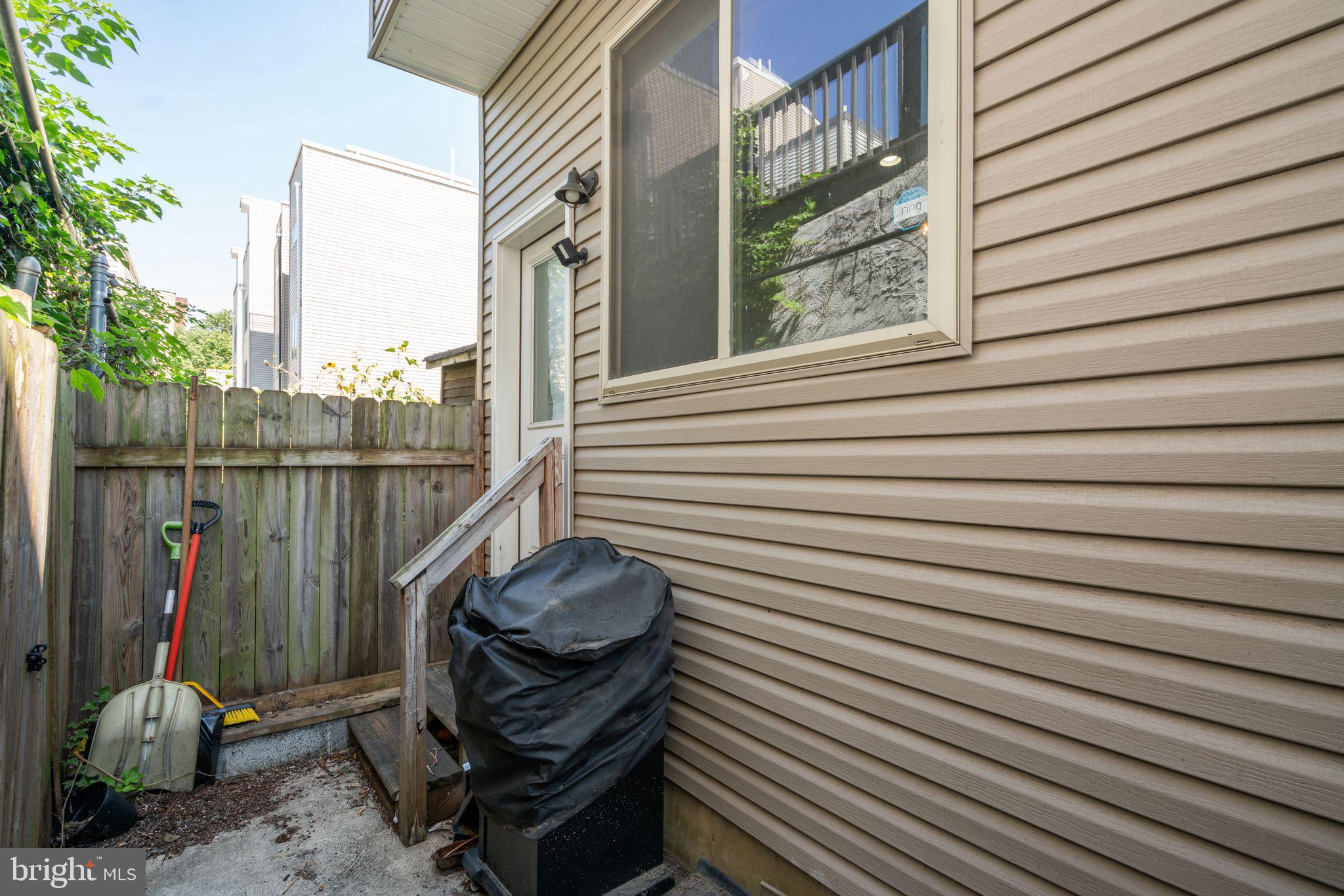 POINT BREEZE - Residential Lease