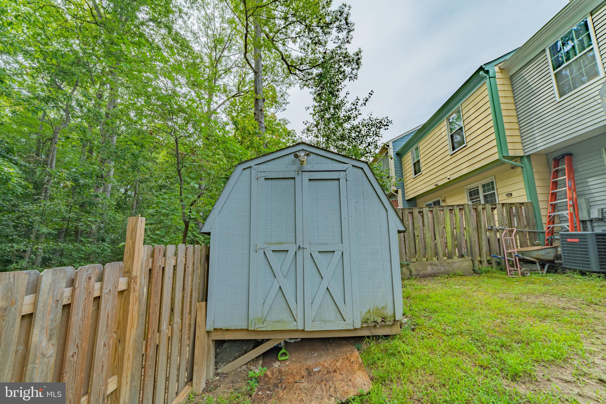 LAKE RIDGE - Residential