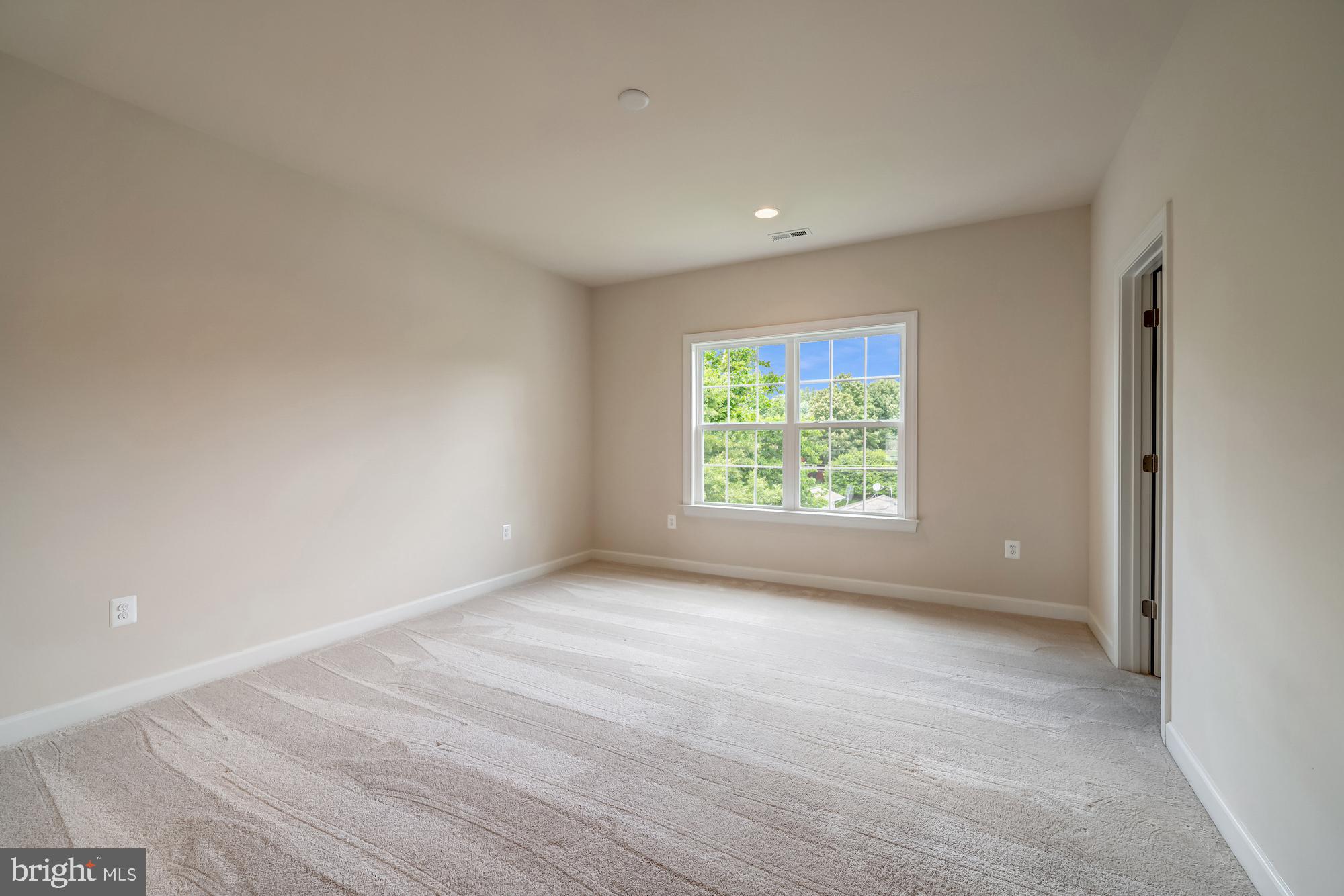 CHURCHILL - Residential