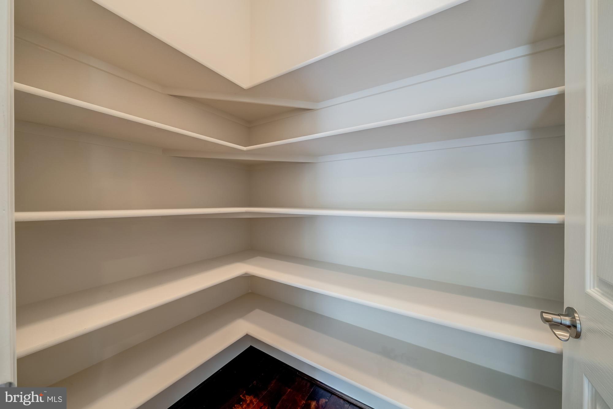 CHURCHILL - Residential