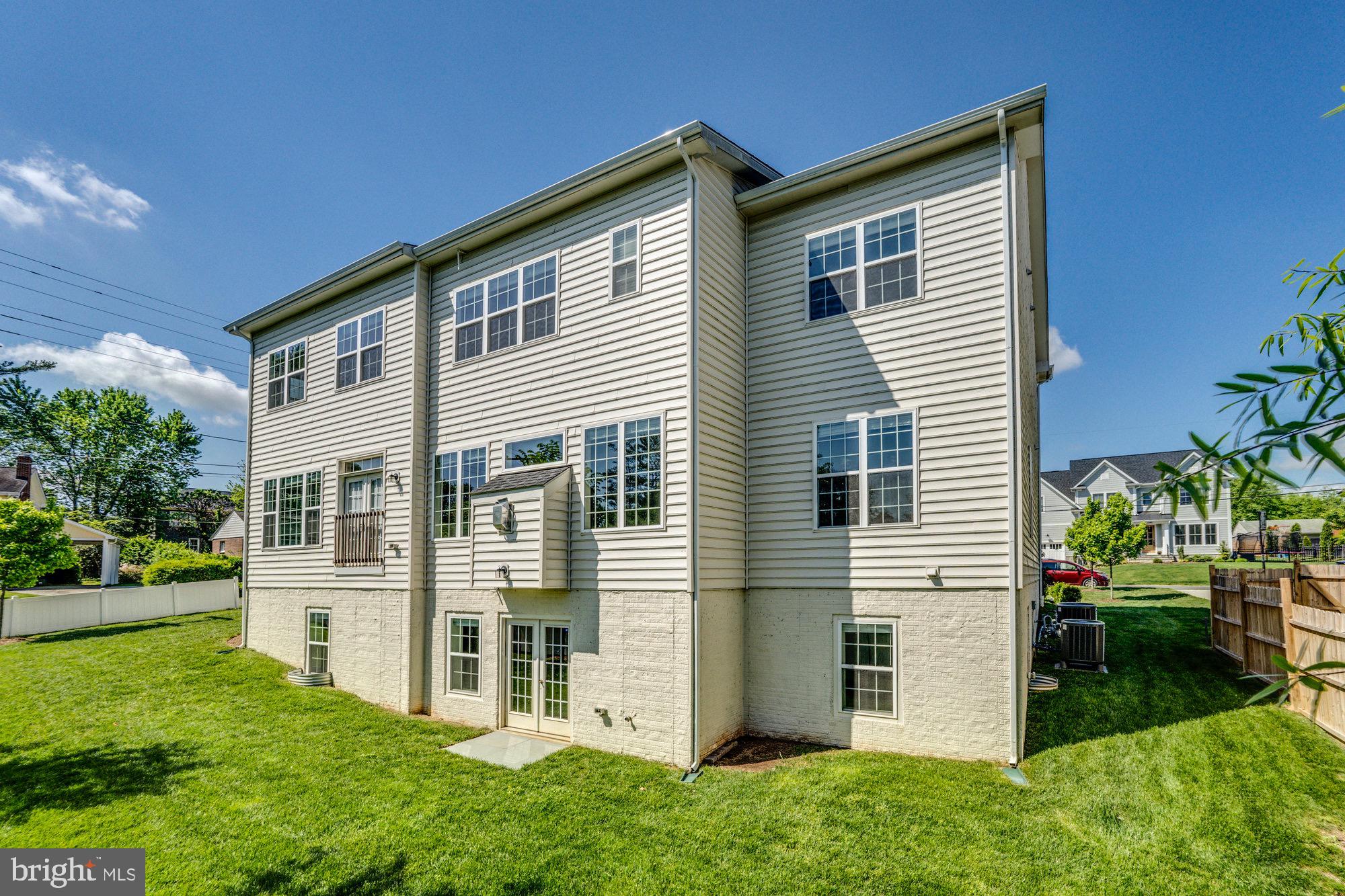 CHURCHILL - Residential