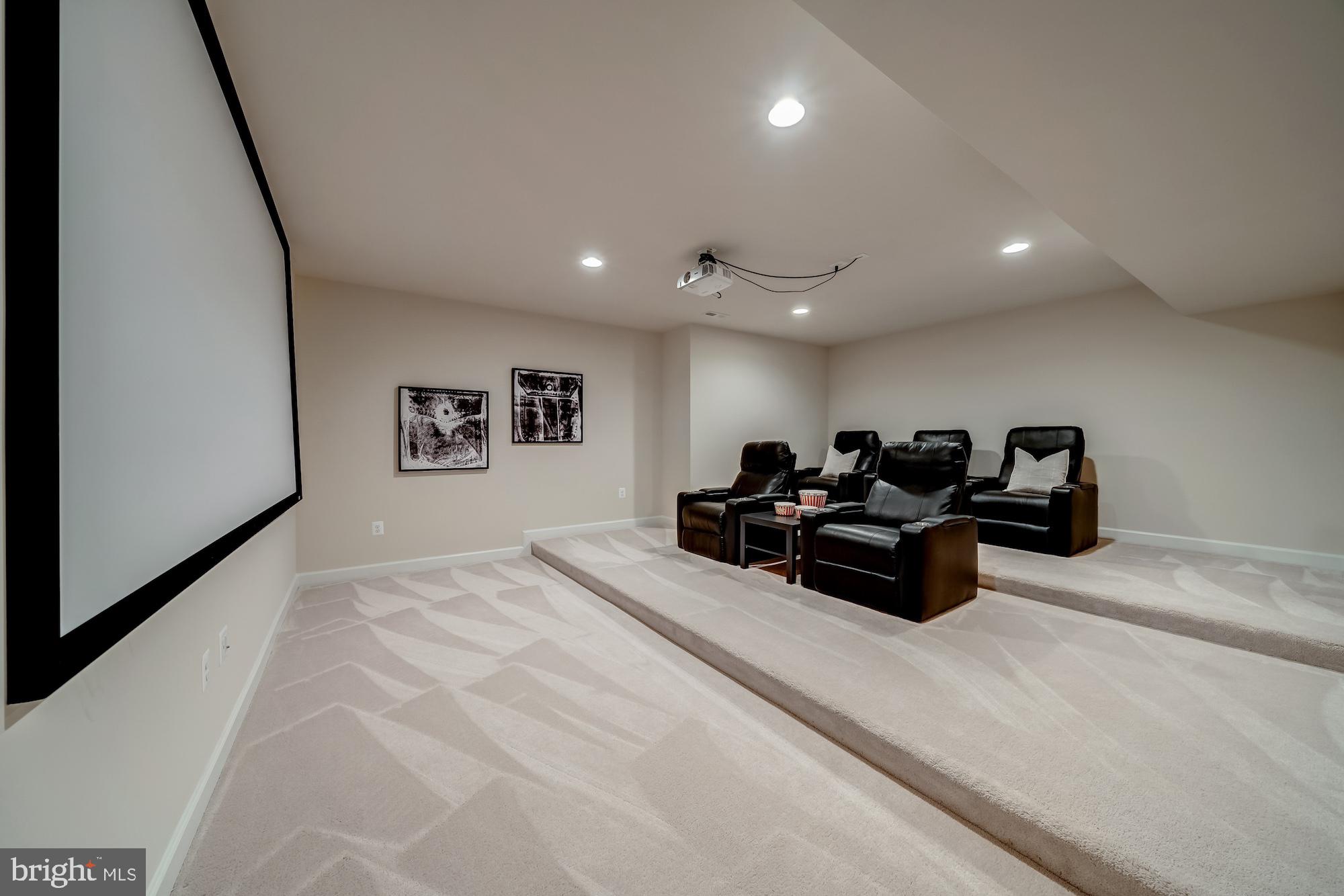 CHURCHILL - Residential