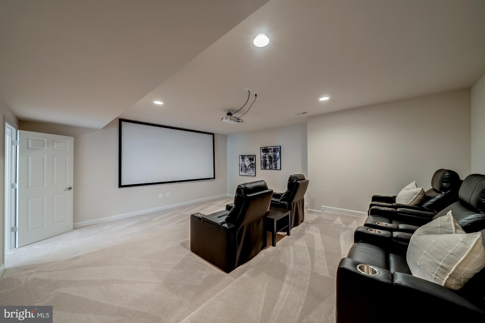 CHURCHILL - Residential