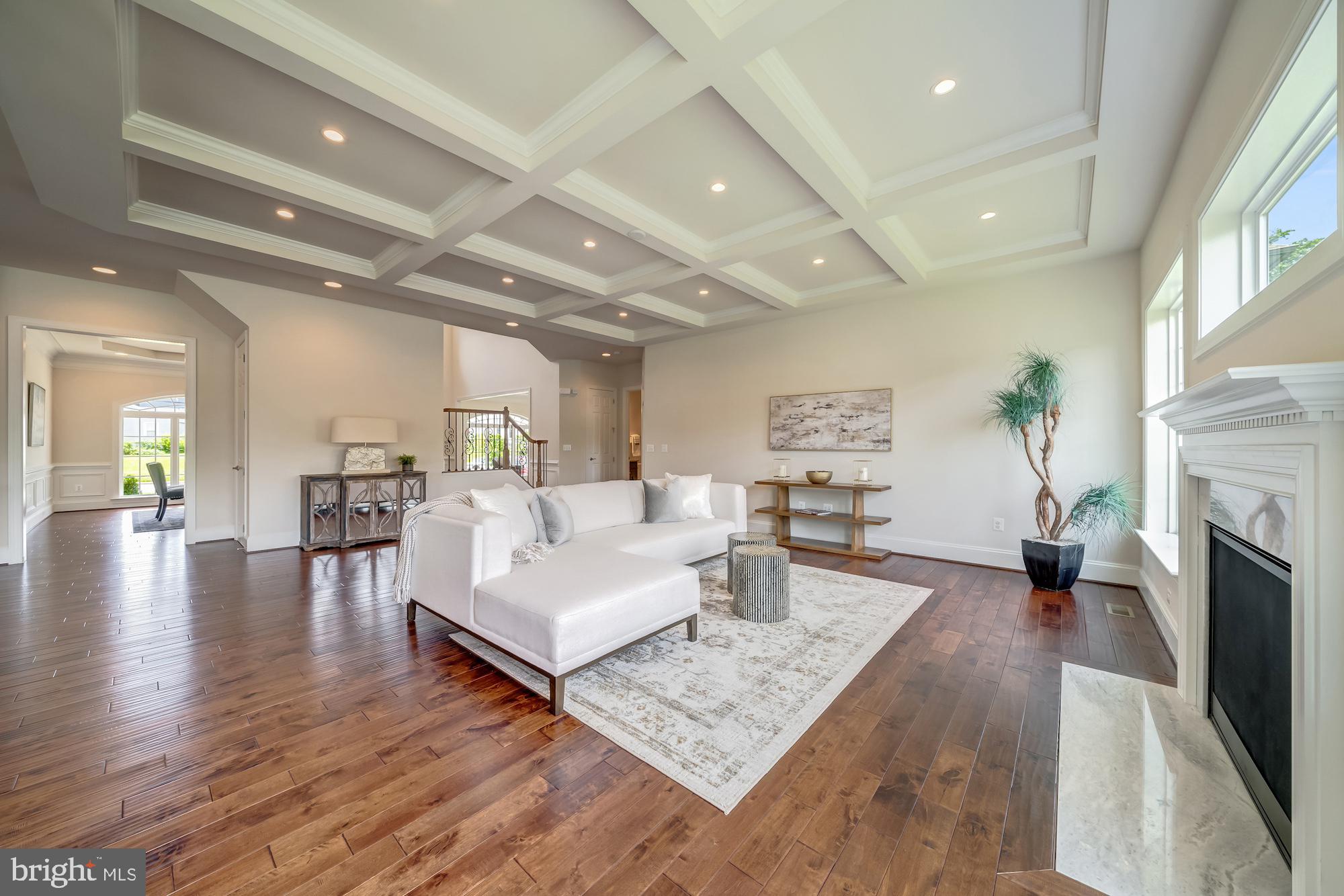 CHURCHILL - Residential