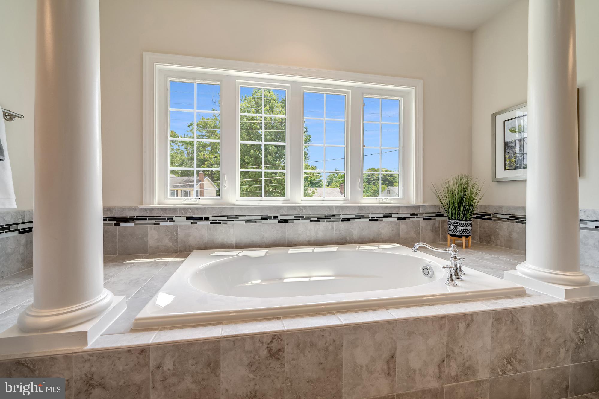 CHURCHILL - Residential