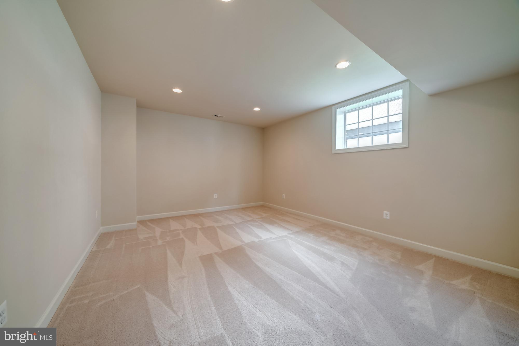 CHURCHILL - Residential