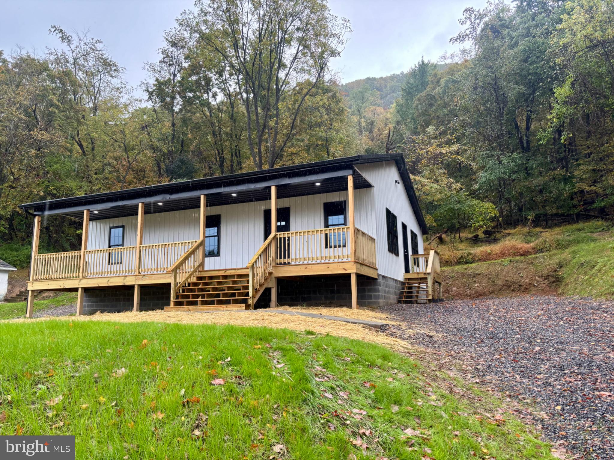 1131 MILLER RD
