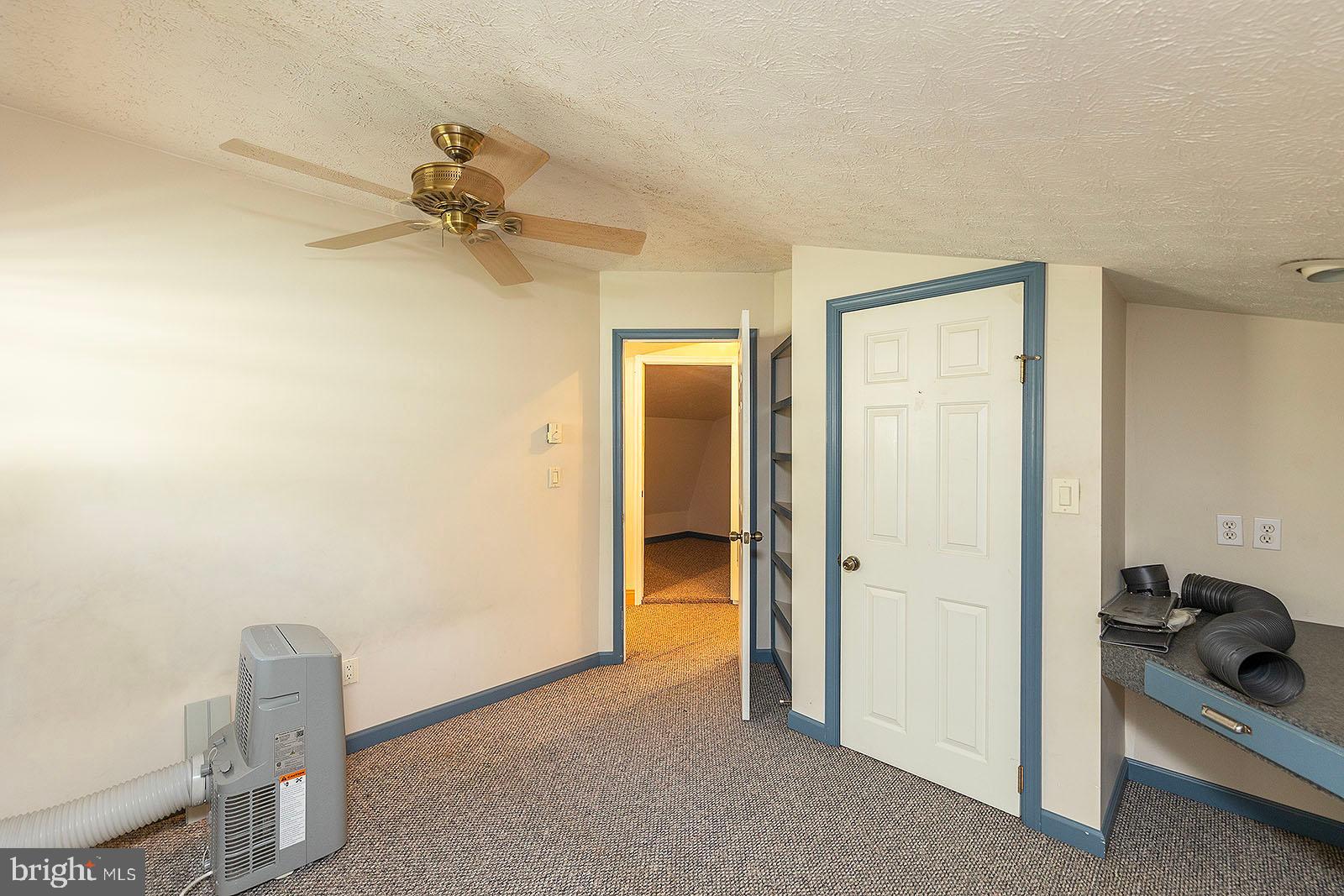 MOUNTAIN VIEW ESTATES - Residential