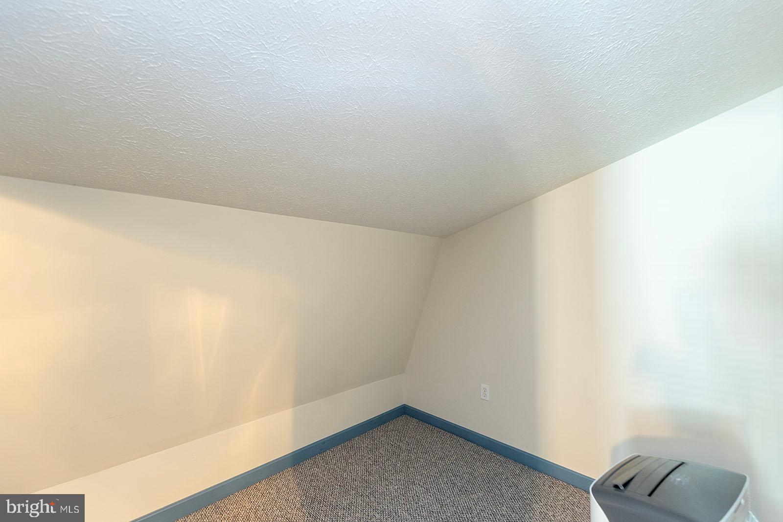 MOUNTAIN VIEW ESTATES - Residential