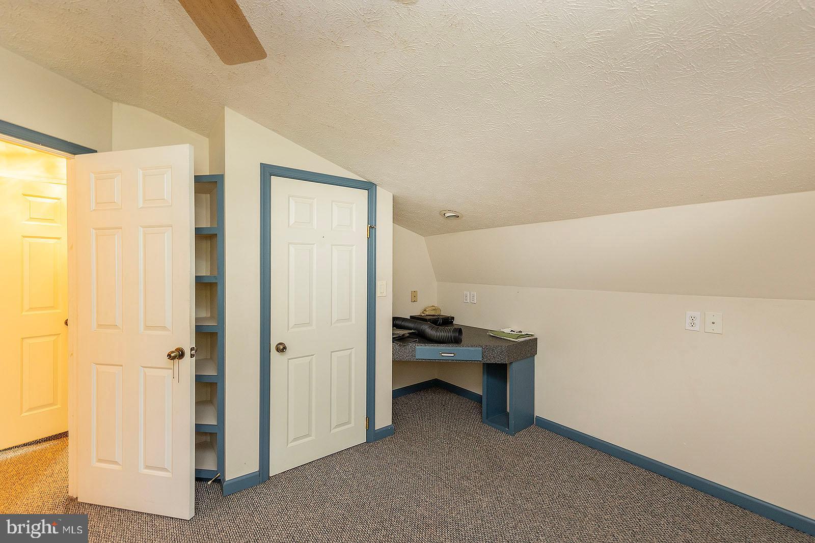 MOUNTAIN VIEW ESTATES - Residential